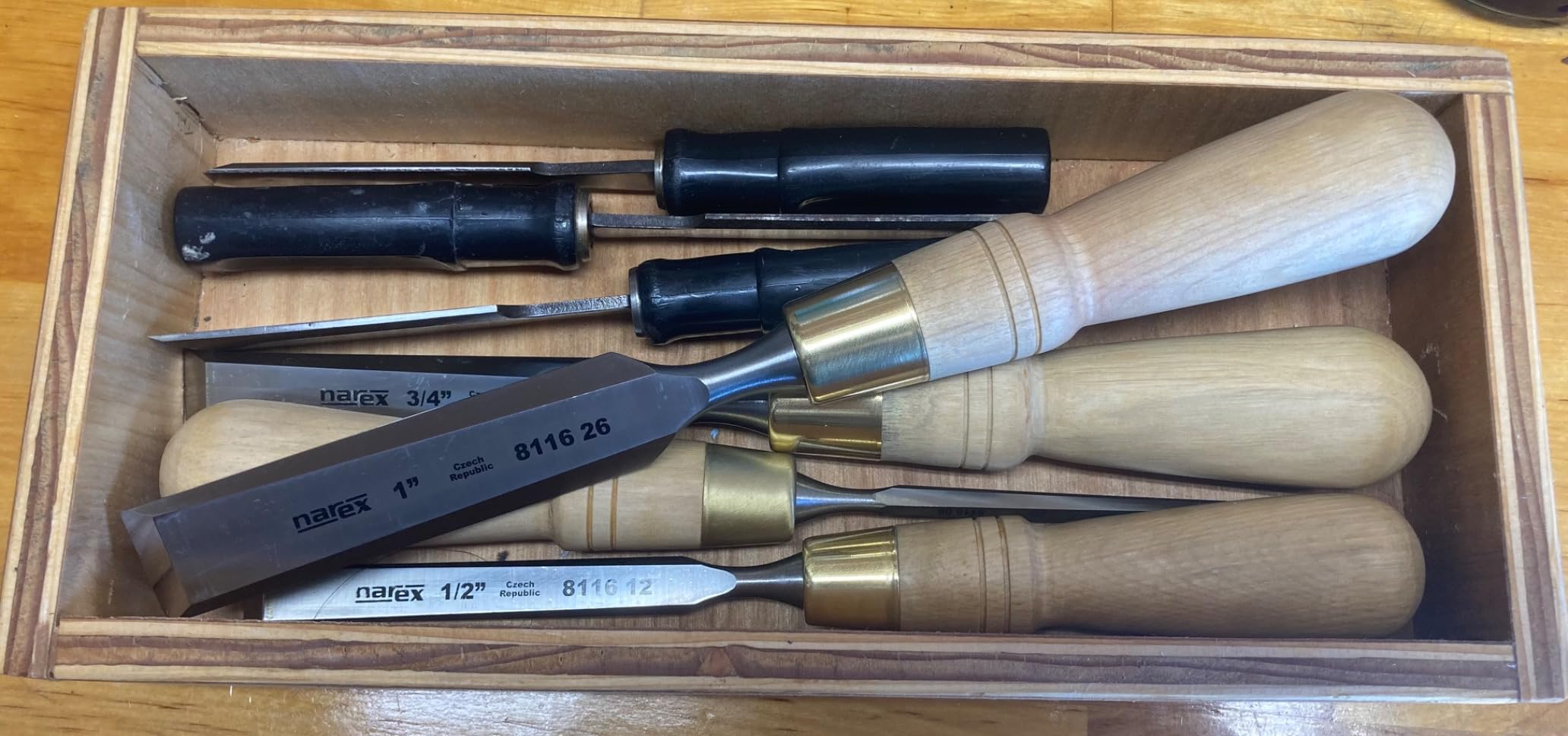 Narex Czech Steel Premium 4 pc set 6 (1/4), 12 (1/2), 20 (3/4), 26 (1) mm Chisels w/Hornbeam Handles customer photo 1