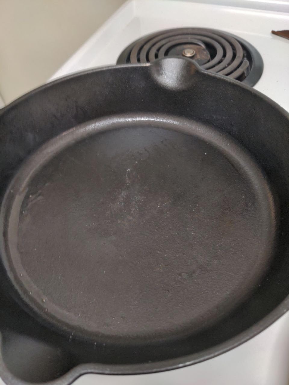 Victoria Cast Iron Tortilla Press, Roti Maker and Tortilladora, Pataconera Seasoned with Flaxseed Oil, Made in Colombia, Traditional Style, Black, 8-Inch customer photo 2