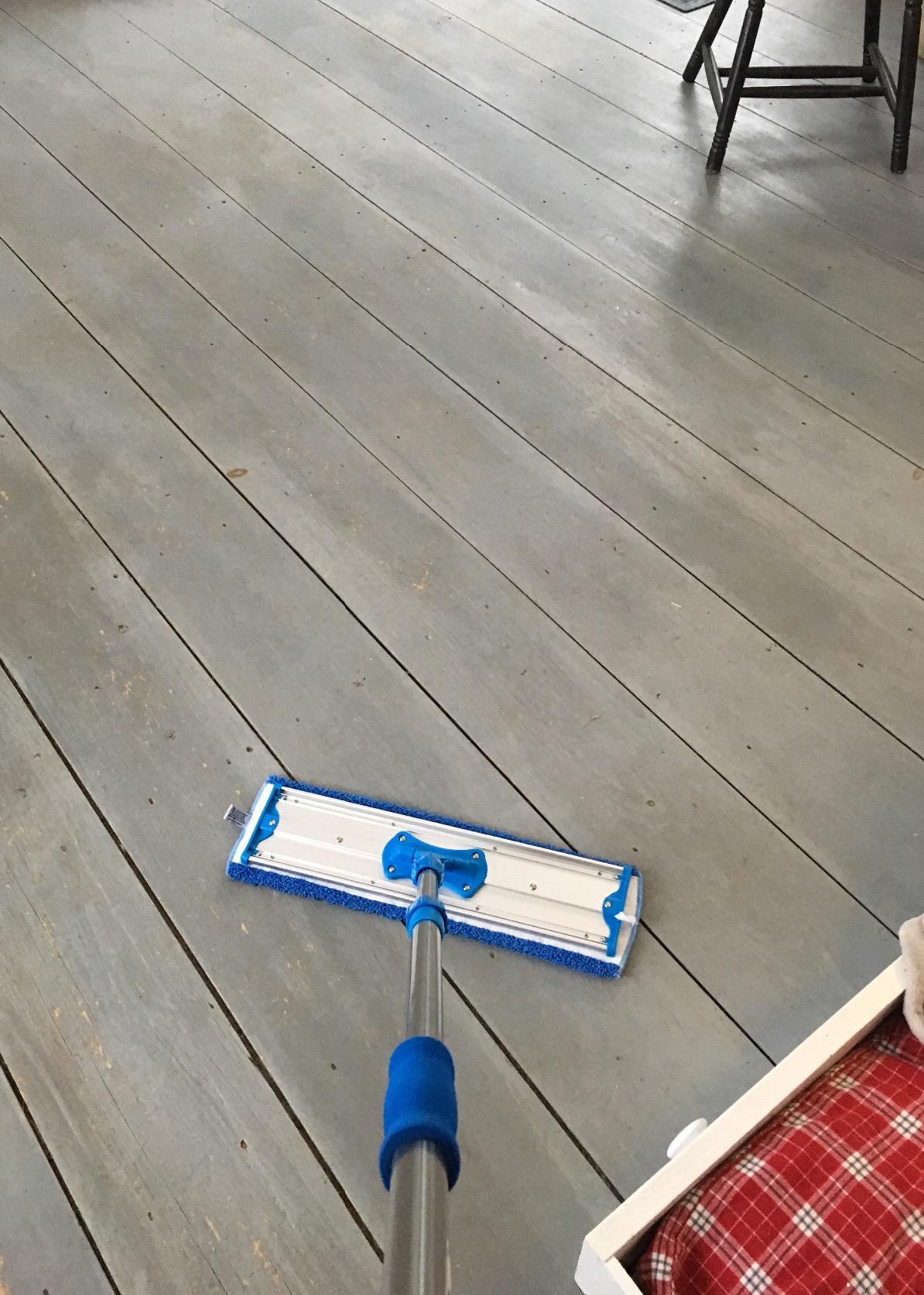 18” Pro Microfiber Hardwood Floor Mop - Cleans Floor in Seconds | Dust & Wet Mopping | Hardwood, Tile, Laminate & Vinyl with 3 Washable Pads, No Buckets Needed with Deluxe Household Mop customer photo 1