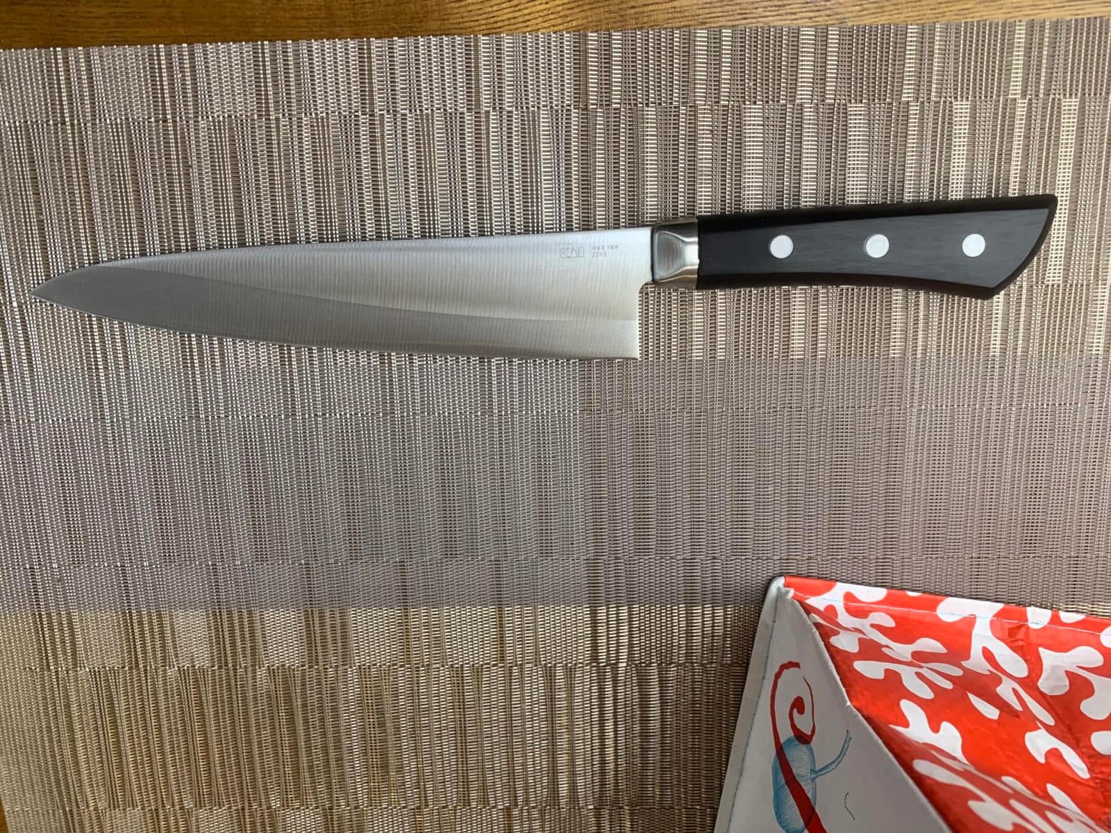 Kai KAI AE2908 Gyuto Knife Seki Magoroku Akane 8.3 inches (210 mm), Made in Japan, Dishwasher Safe, Easy Care customer photo 1