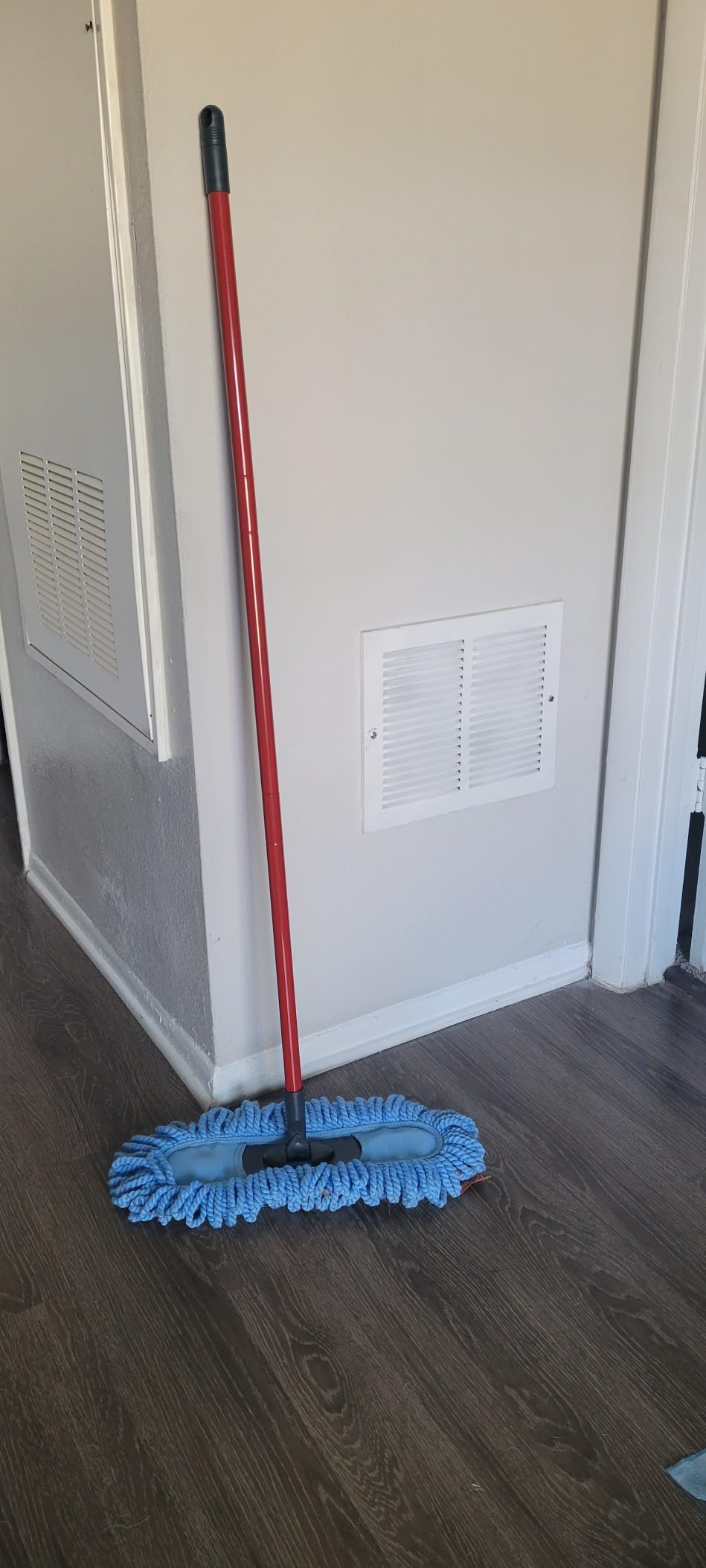O-Cedar Dual-Action Microfiber Sweeper Dust Mop,Red customer photo 1