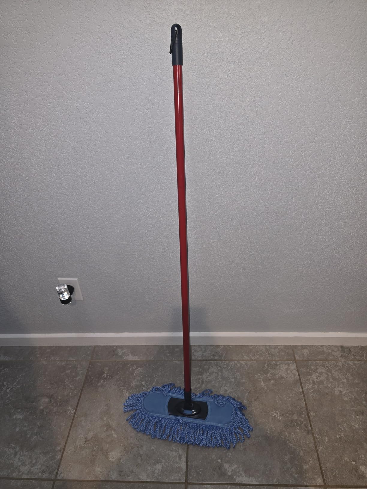 O-Cedar Dual-Action Microfiber Sweeper Dust Mop,Red customer photo 2