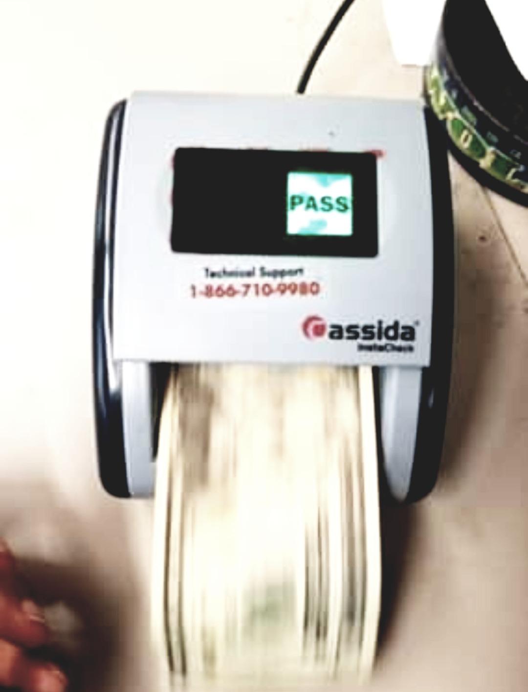Cassida InstaCheck Small Footprint, Easy to Read Automatic Counterfeit Detector with Infrared, Magnetic and Ultraviolet Sensors, Compact and Lightweight Grey 11-3/4