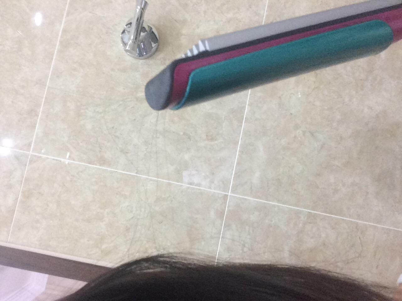 Bed Head Little Tease Hair Crimper | Small Texture, Pumped-Up Volume, & Extra Shine | Crimper Hair Tool with Tourmaline Ceramic Coating for Less Damage (1 in) customer photo 1