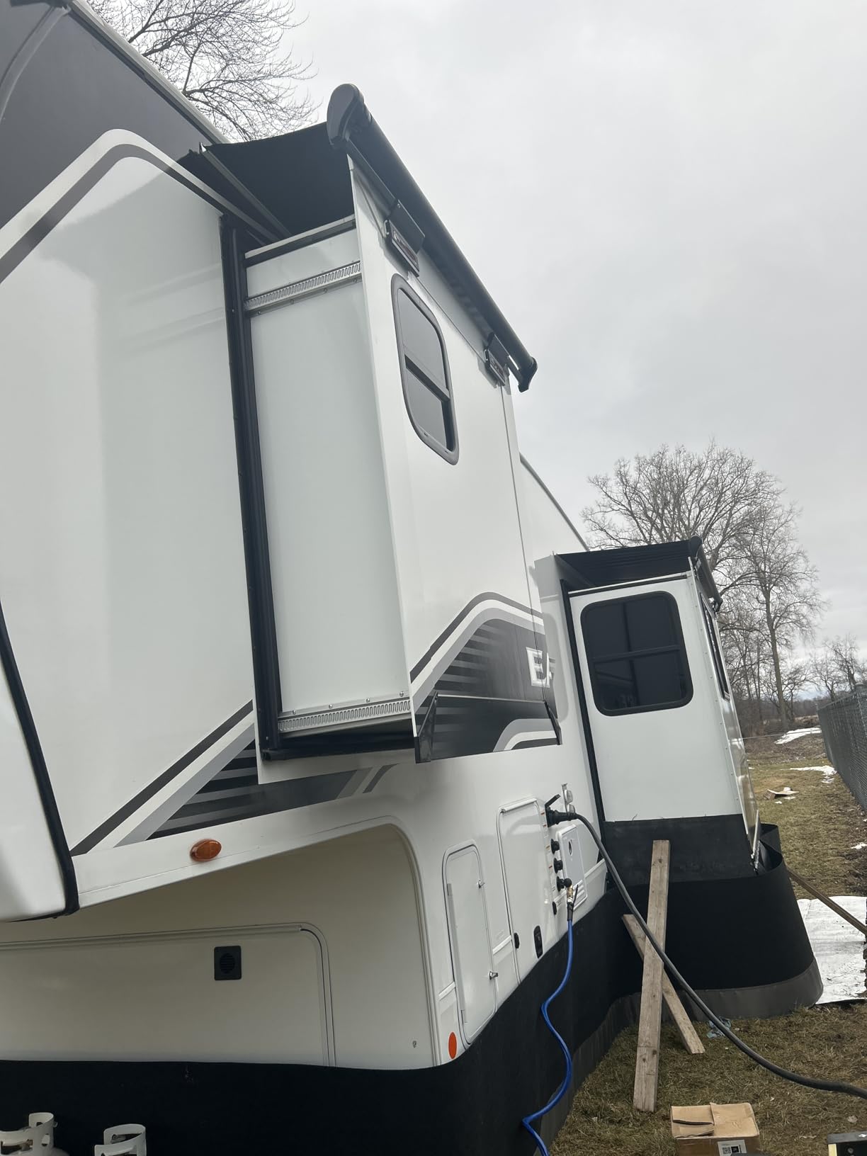 Solera 5000 Series Black Slide Topper RV Slide-Out Awning 10' (9'7