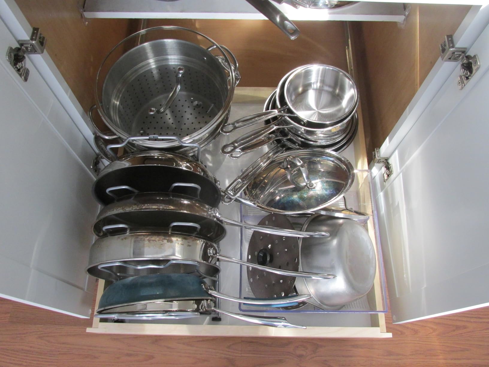 Deco Brothers Pan Organizer Rack for Kitchen Cabinet and Counter, Bronze customer photo 2