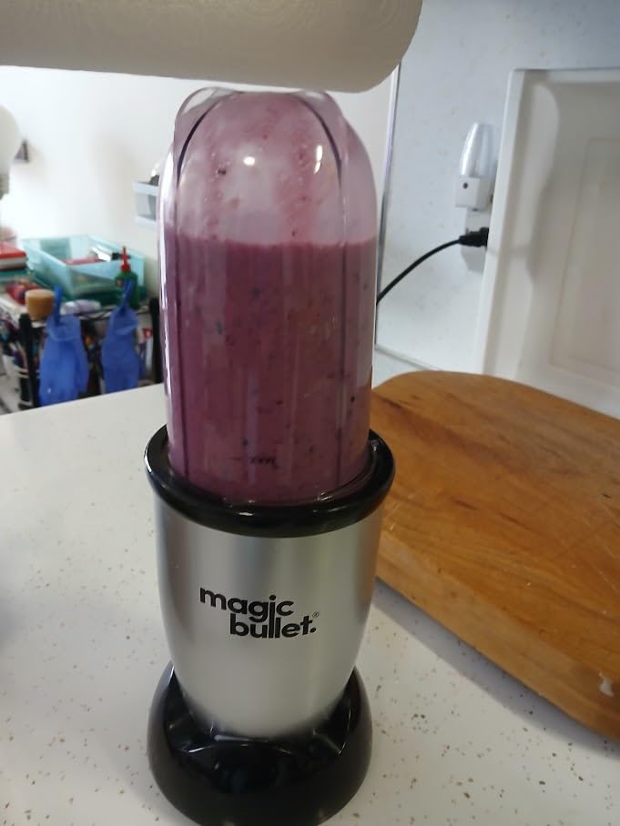 magic bullet Personal Blender for Shakes, Smoothies, Food Prep, and Frozen Blending, 22 Ounces, 250 Watt, Silver, MBR-1101 customer photo 2