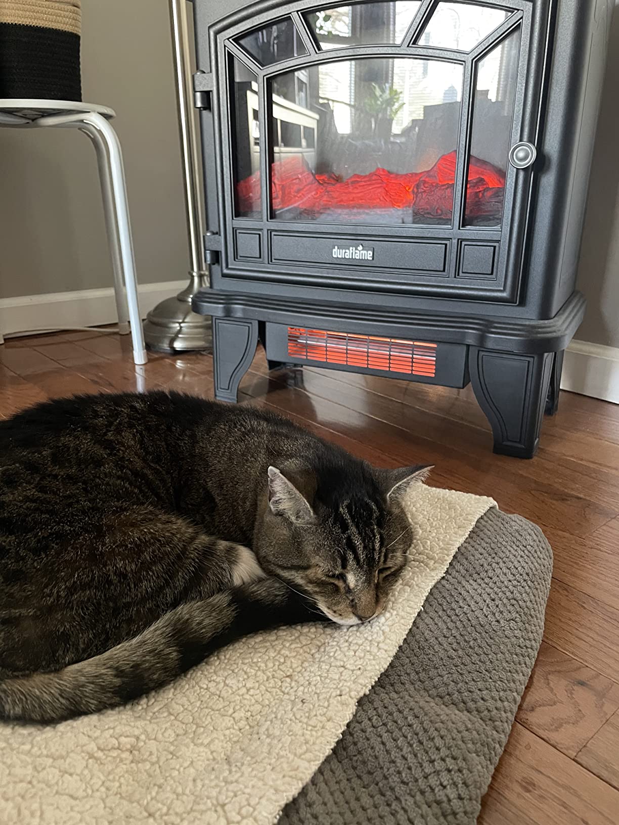 duraflame Infrared Quartz Electric Fireplace Stove Heater, Black customer photo 1