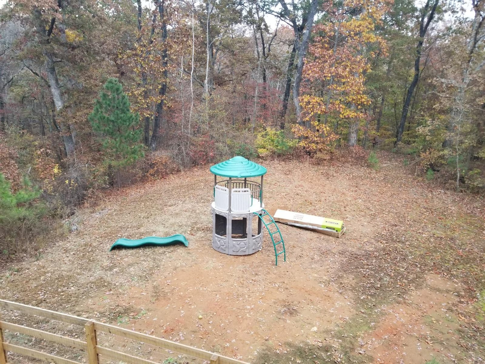 LIFETIME 90630 Products Adventure Tower Deluxe Swing Set, Green customer photo 1