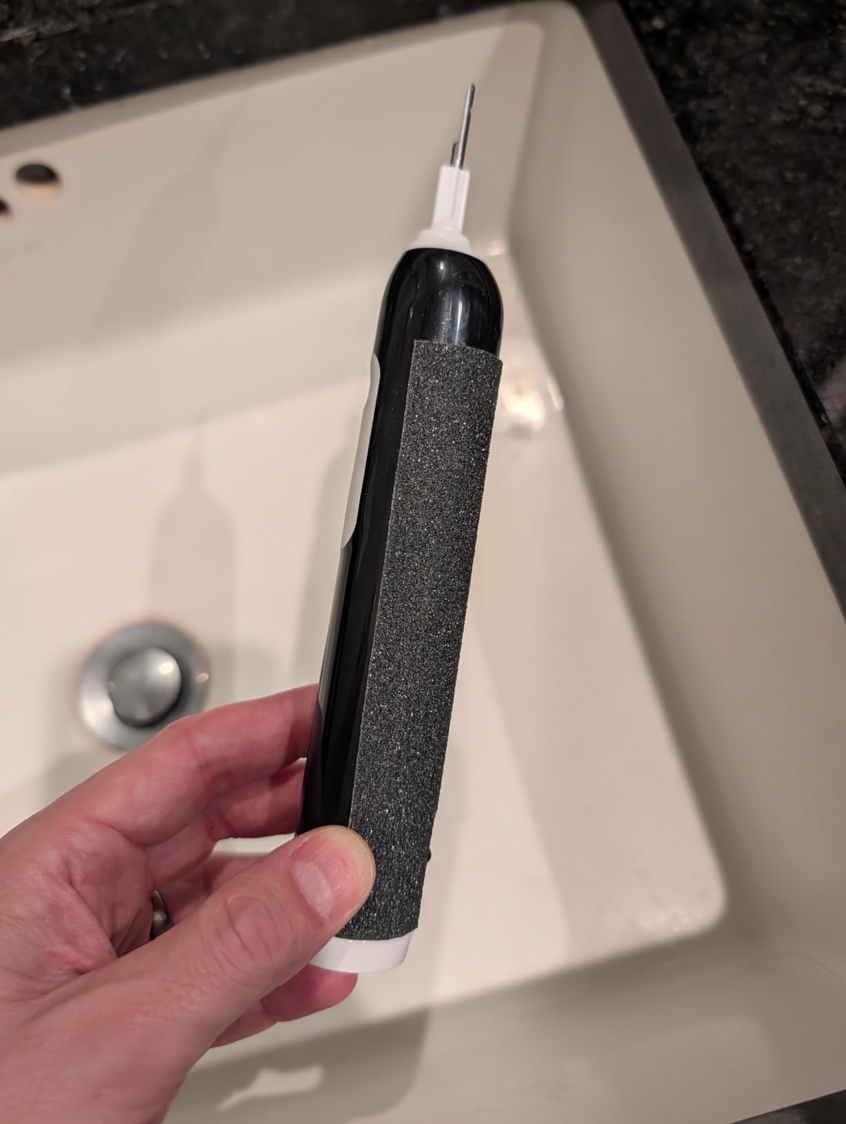 Oral-B Pro 1000 Rechargeable Electric Toothbrush, Black customer photo 2