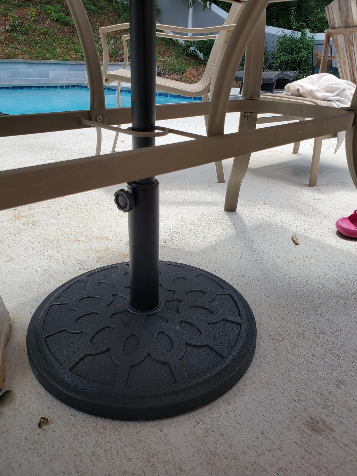 Pure Garden Outdoor Umbrella Base, 19lb, Black customer photo 1