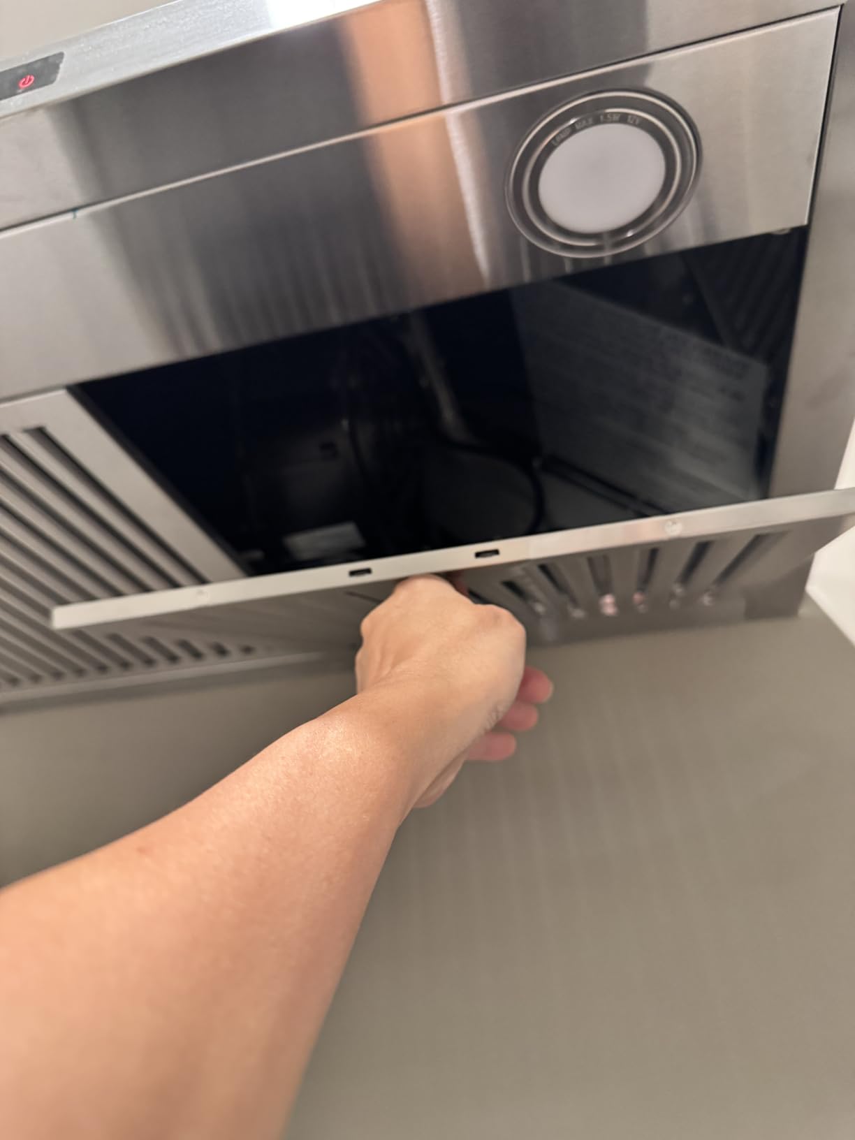 30 in. Vista Coll 380 CFM Ducted Wall Mount Range Hood LED, Stainless Steel customer photo 1