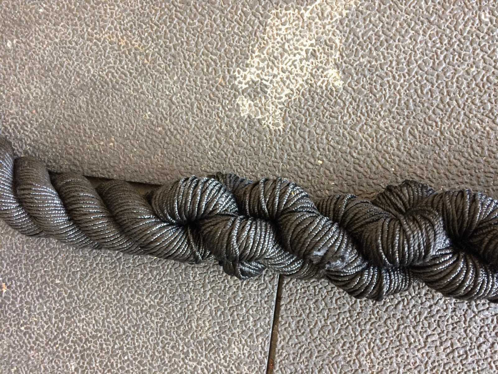 Titan Fitness Battle Rope 30ft x 2in, Poly Dacron Heavy Rope for Home Gym Conditioning Workouts, Cross-Train, Strength Training Exercises customer photo 2