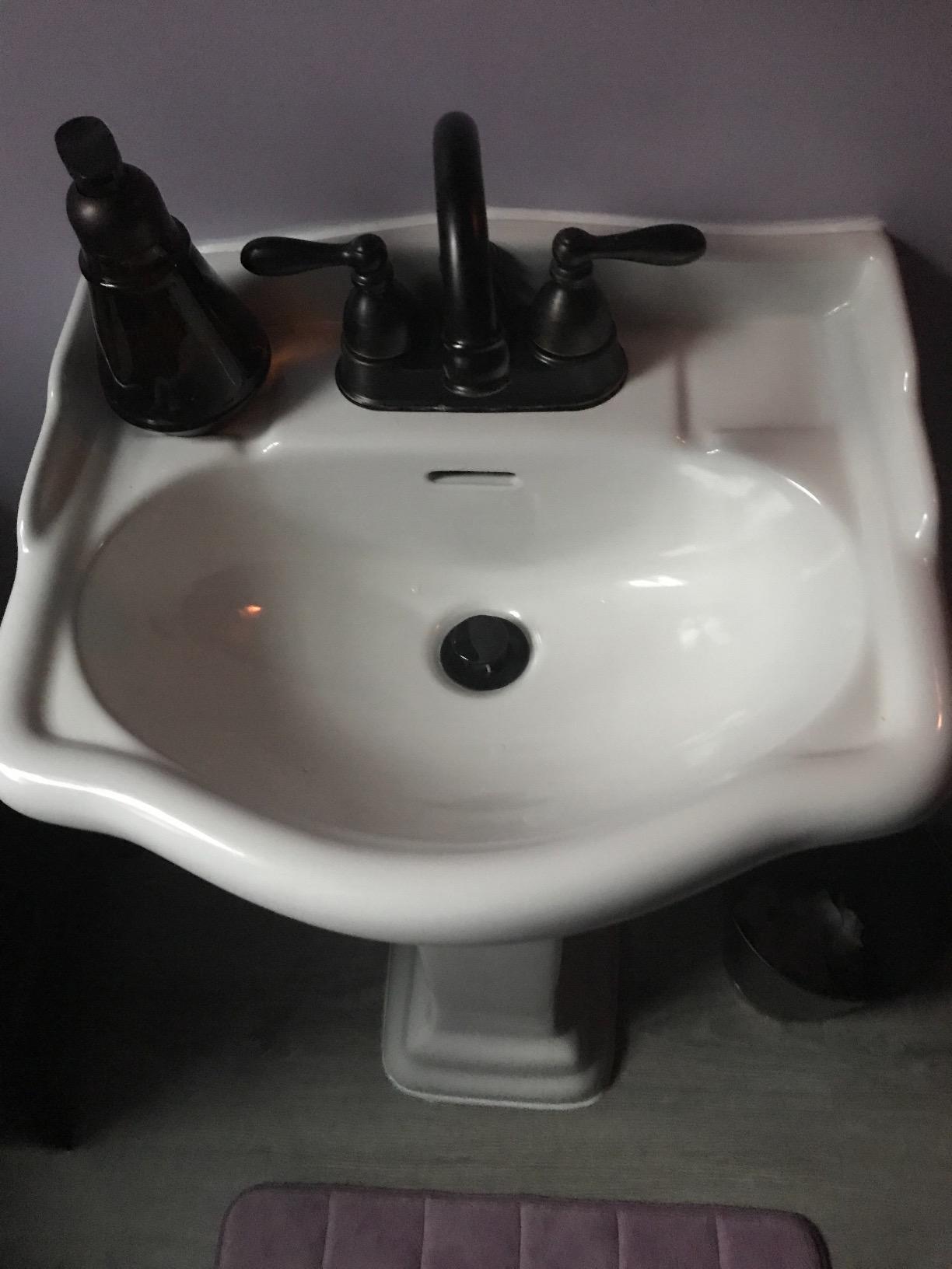 Fine Fixtures Roosevelt Bathroom Pedestal Sink – 18-Inch Small Pedestal Sink, Durable Vitreous China Ceramic with Single Hole Bathroom Sink Faucet – Ideal for Modern Bathrooms customer photo 1