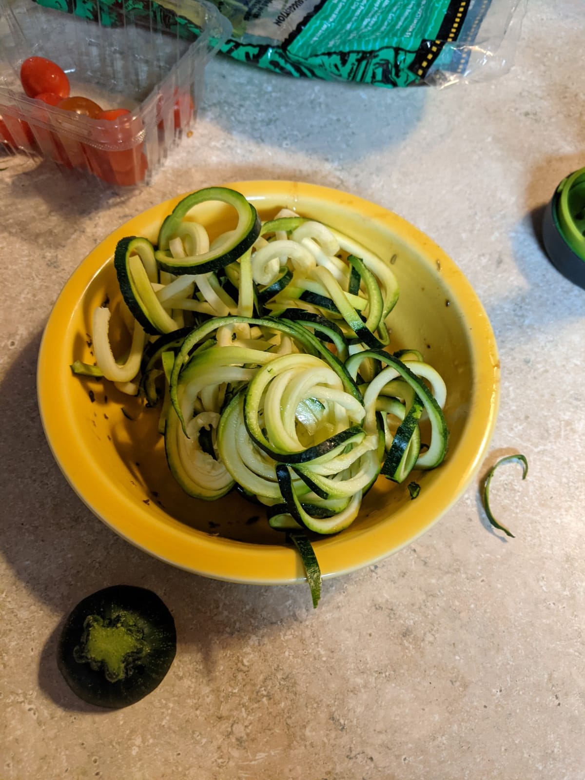 Joseph Joseph Spiro Hand Held Vegetable Slicer Spiralizer, Spaghetti Zoodle Zucchini Noodle Food Maker, Dishwasher safe - Green customer photo 2