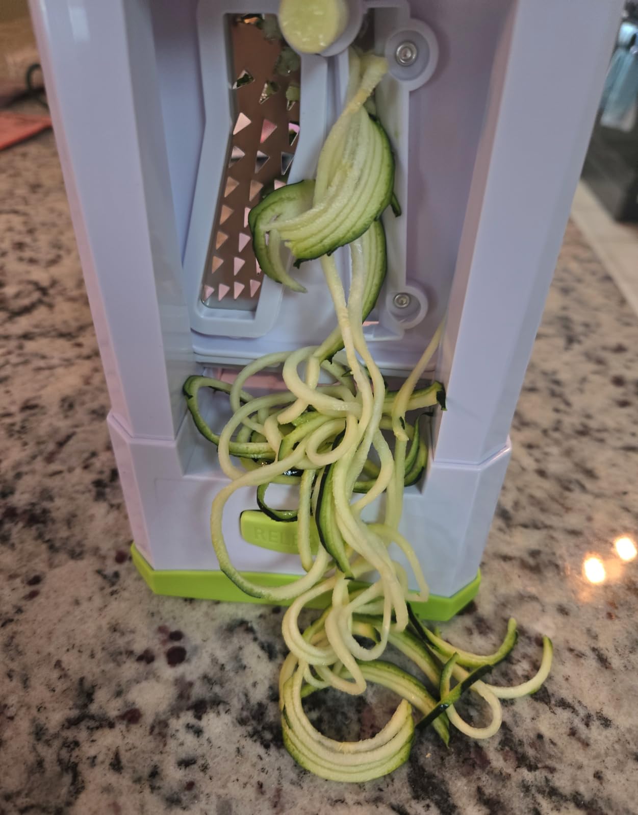 Brieftons 5-Blade Countertop Vegetable Spiralizer and Veggie Noodle Maker customer photo 1