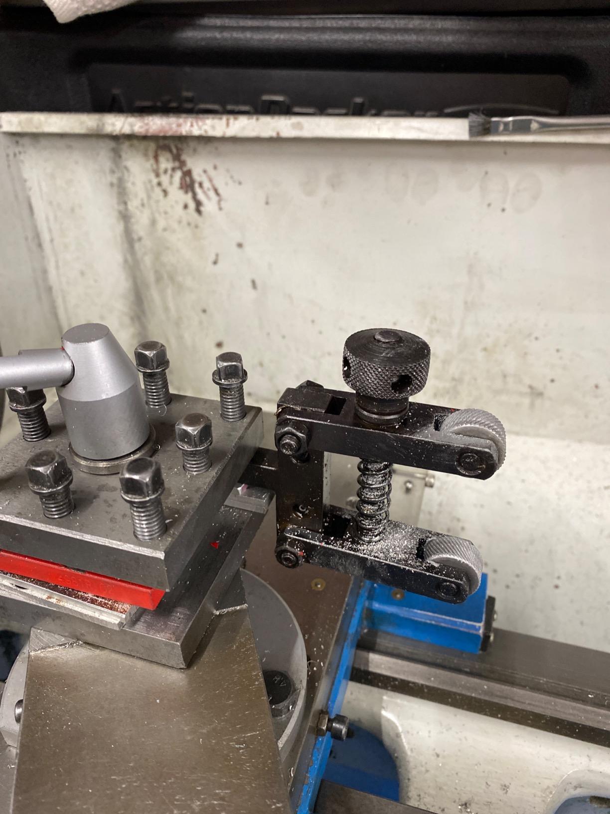 Spring Loaded Clamp Type Knurling Tool for Lathe Machines, 2