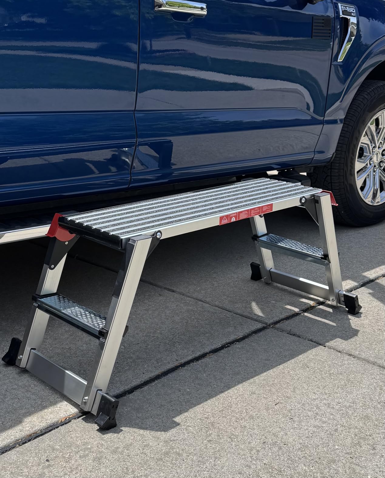Giantex Aluminum Platform Non-Slip Folding Work Bench Drywall Stool Ladder 330lbs Capacity customer photo 1