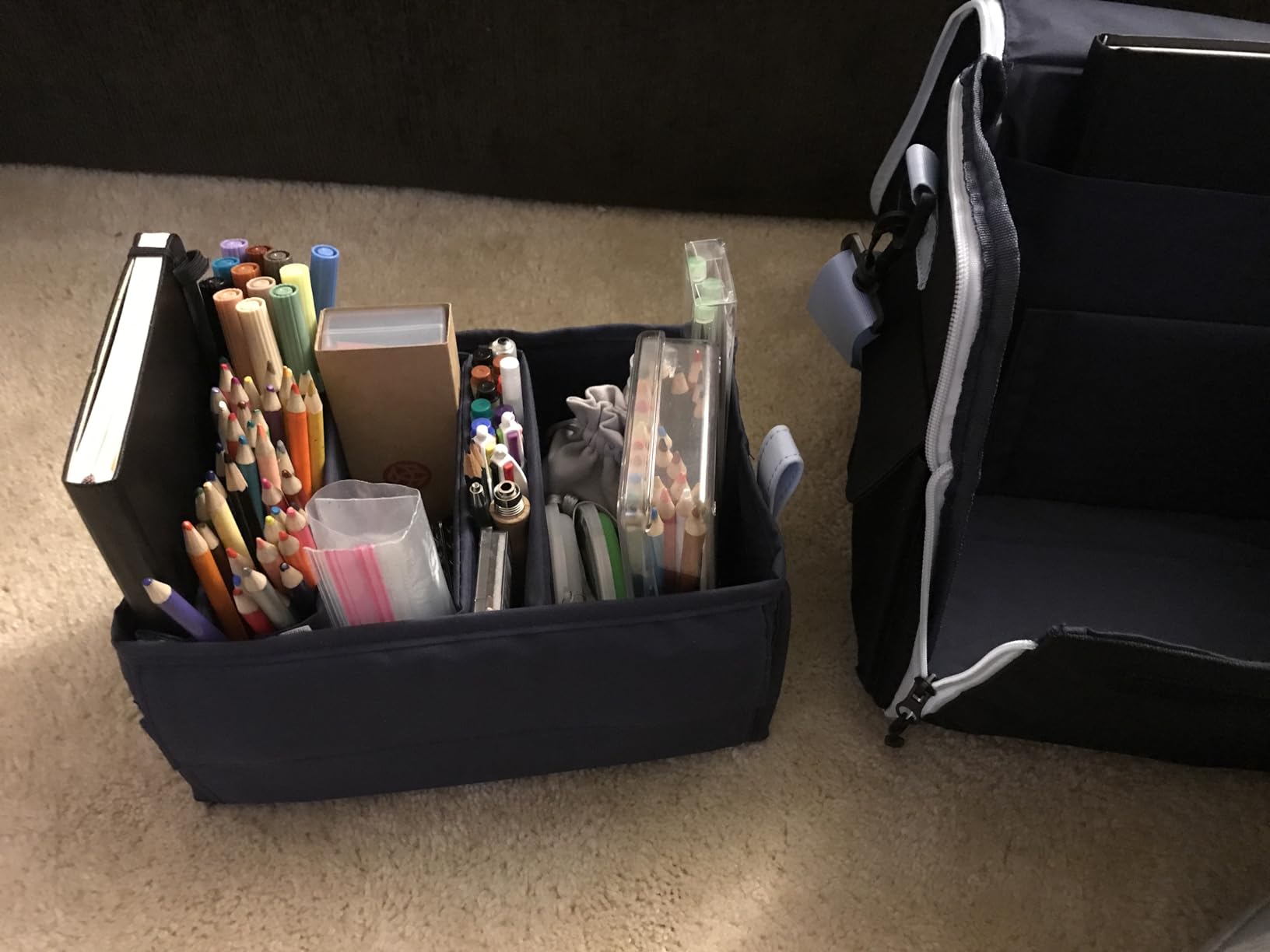 Togood Marker Organizer Bag - Large Storage Crossbody Tote for Marker Pens 130PCS+, Portable Art Supplies Case for Pens, Pencils, Books. Light Green customer photo 2