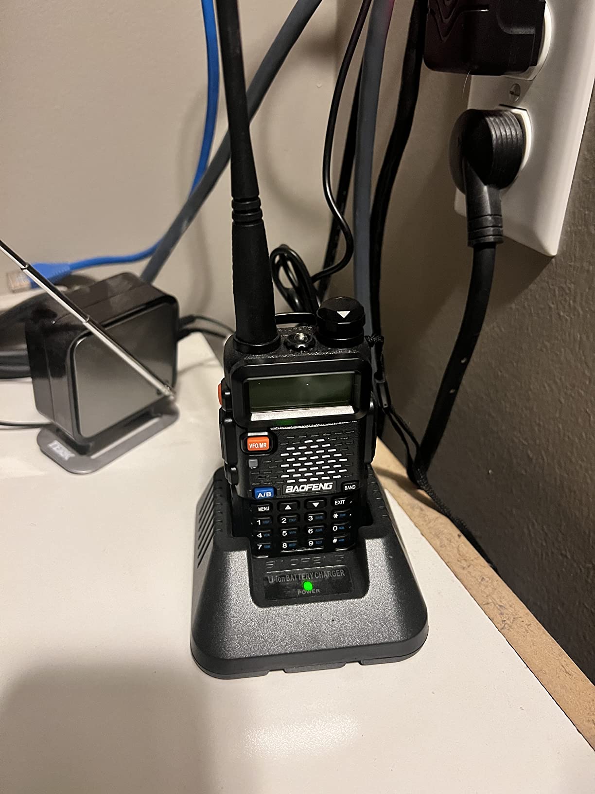 Baofeng UV-5R Ham Radio Handheld, Dual Band Two Way Radio (Black) | 144-148MHz 420-450Mhz Walkie Talkie, 1800mAh Li-ion Battery, Portable for Outdoor Hiking Camping Emergency Backup customer photo 2