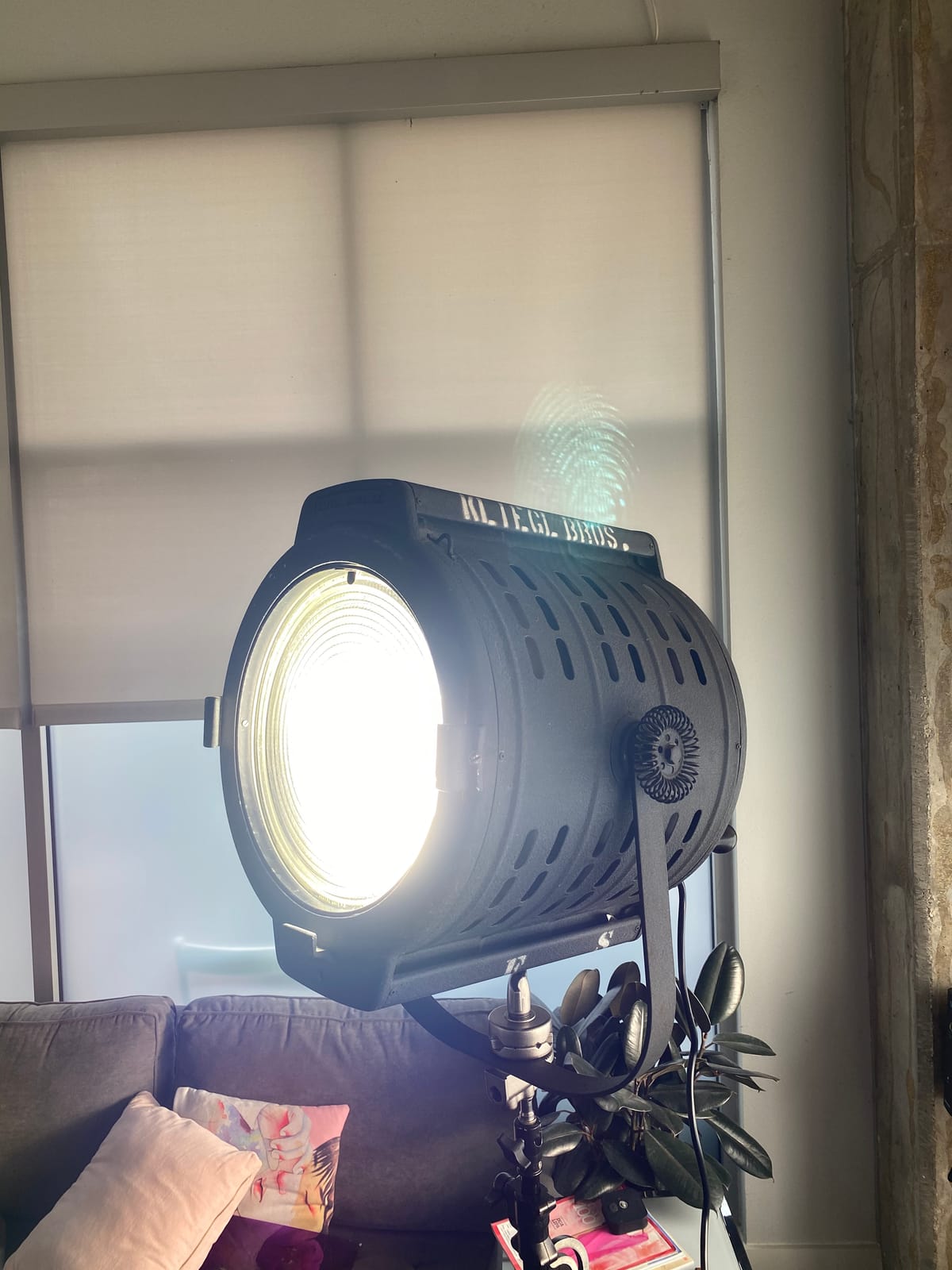 HYPERLITE UFO Led High Bay Light 150W 21,750lm 5000K 1-10V Dimmable High Bay Led Lights UL Listed US Hook 5' Cable Led High Bay Lights Alternative to 650W MH/HPS for Gym Factory Warehouse customer photo 1