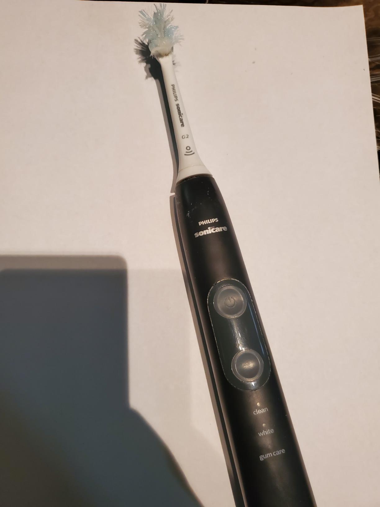 Philips Sonicare 5100 Rechargeable Electric Toothbrush, 1 Brush Head, White customer photo 2