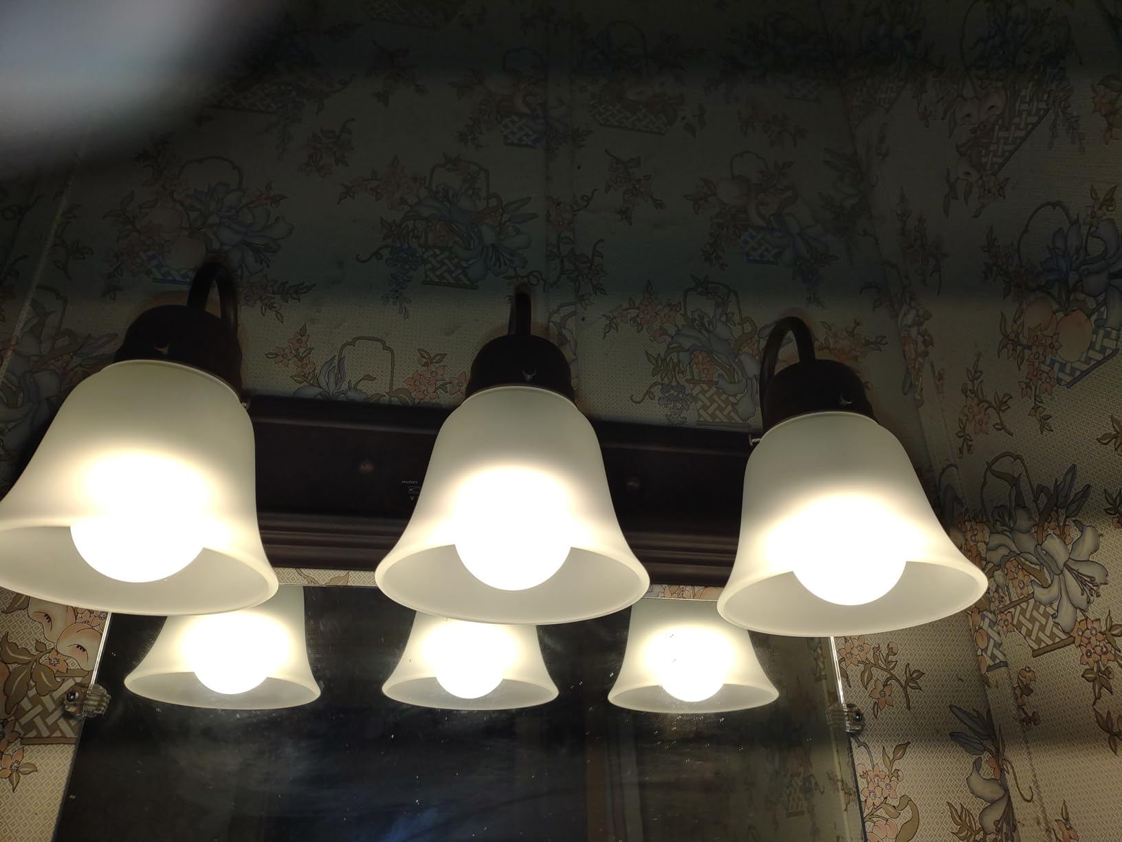 Kichler 5-Light Bathroom Vanity Light, Brushed Nickel customer photo 1