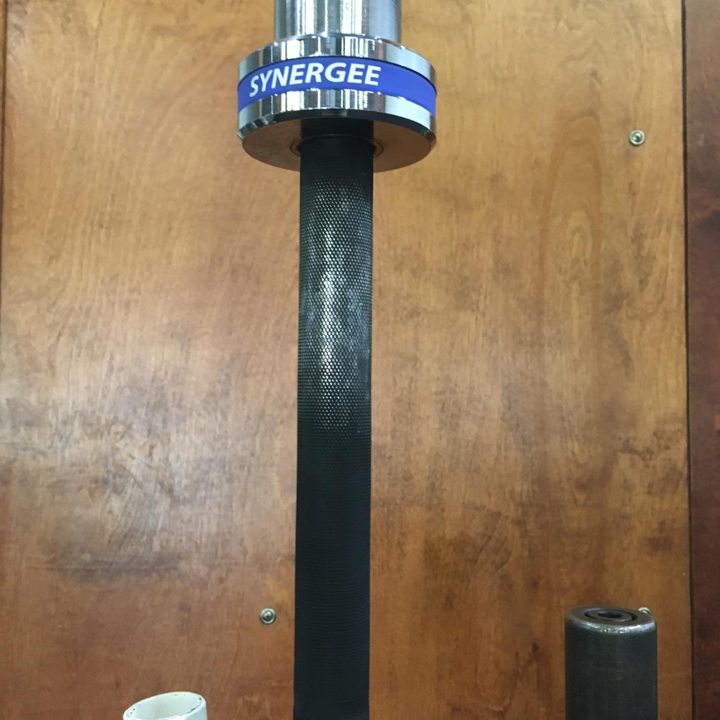 Synergee Open 15kg and 20kg Black Phosphate and Chrome Olympic Barbell. Rated 1000lbs for Weightlifting and Powerlifting. customer photo 2