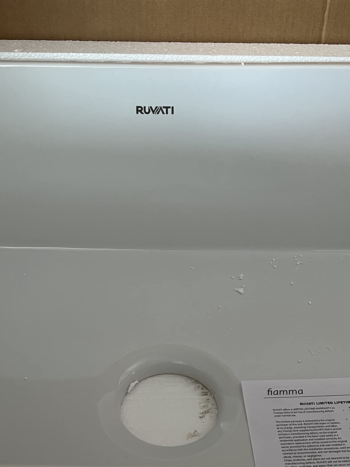 Ruvati 33x20-in White Reversible Fireclay Farmhouse Sink - RVL2300WH customer photo 2