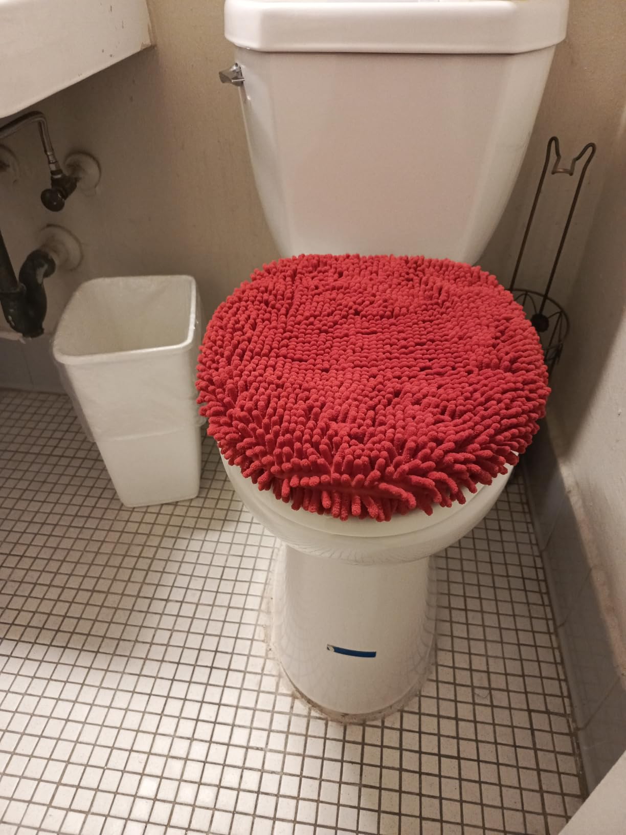 GORILLA GRIP Soft Chenille Toilet Lid Seat Cover, 19.5x18.5 Gray customer photo 1