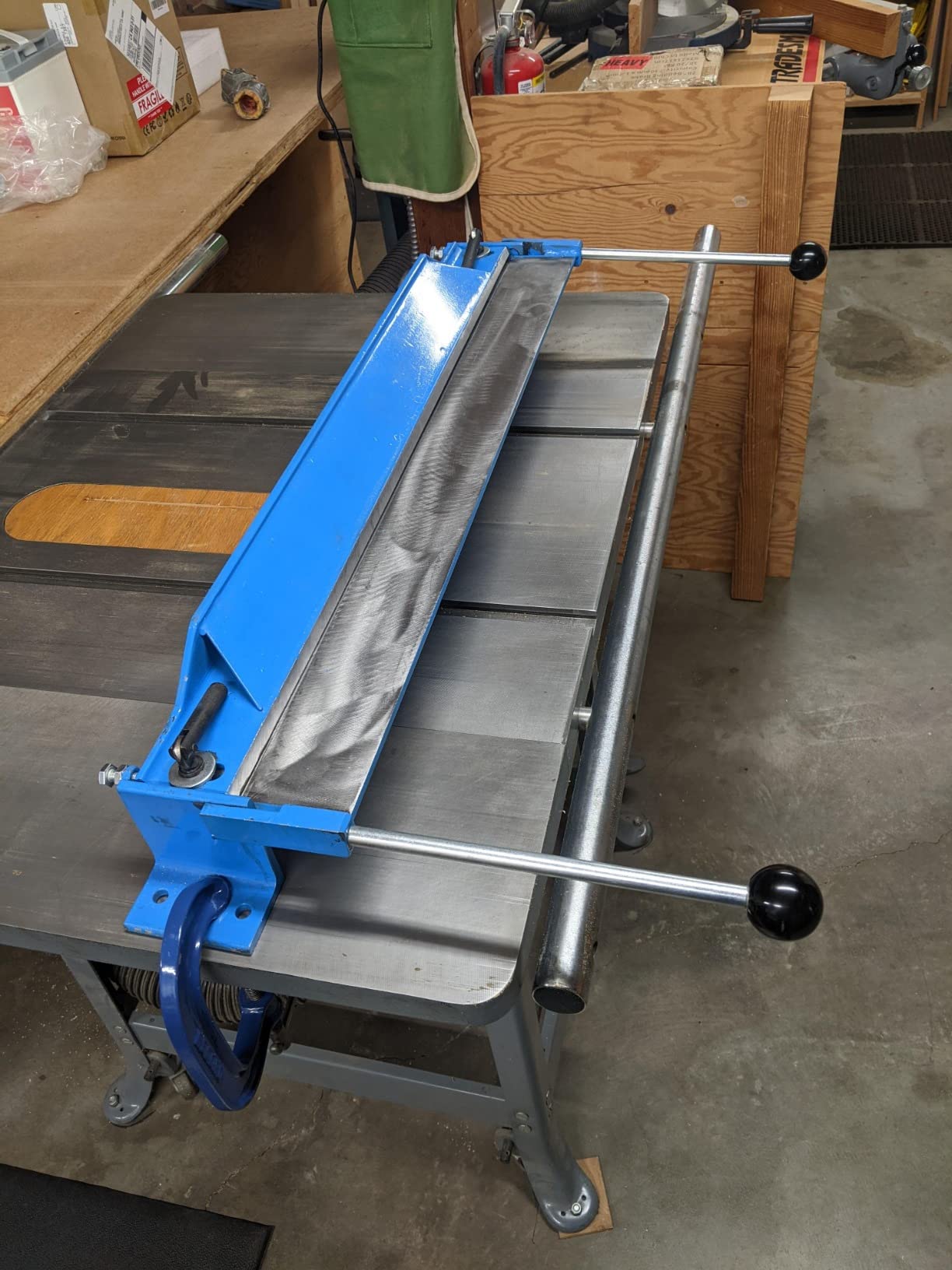KF5002 Sheet Metal Brake Steel Bending Brake Sheet Metal Bender Metal Folder 28 Inch (730mm) 18 Ga (1.2mm) Capacity for Steel Aluminum Copper customer photo 1