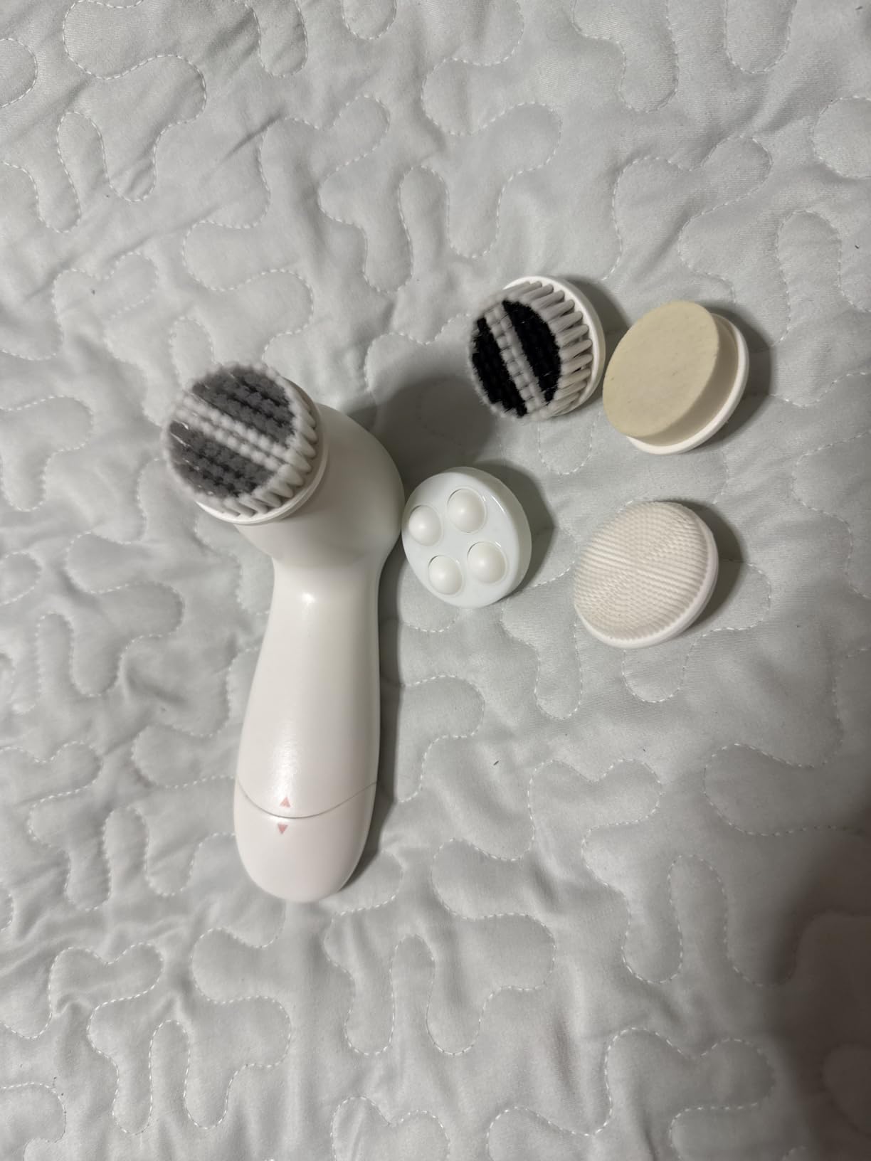 Waterproof Facial Cleansing Spin Brush Set with 5 Exfoliating Brush Heads - Electric Face Scrubber Cleanser Brush by CLSEVXY - Face Brush for Gentle Exfoliation and Deep Scrubbing customer photo 2