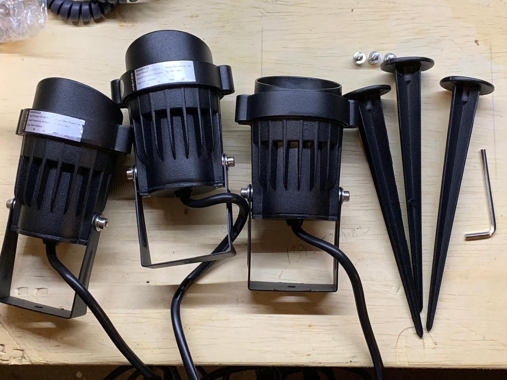 MEIKEE 7W Low Voltage LED Landscape Lights 800LM Outdoor Landscape Lighting customer photo 1