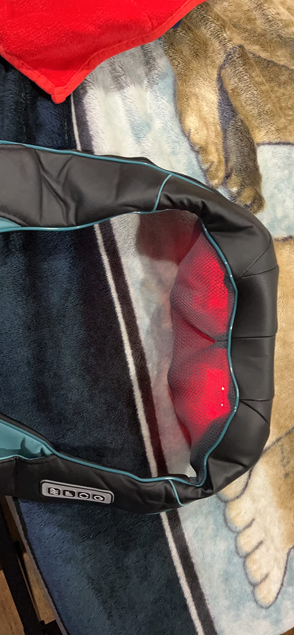 MagicMakers Shiatsu Neck Massager with Heat for Pain Relief Deep Tissue customer photo 1