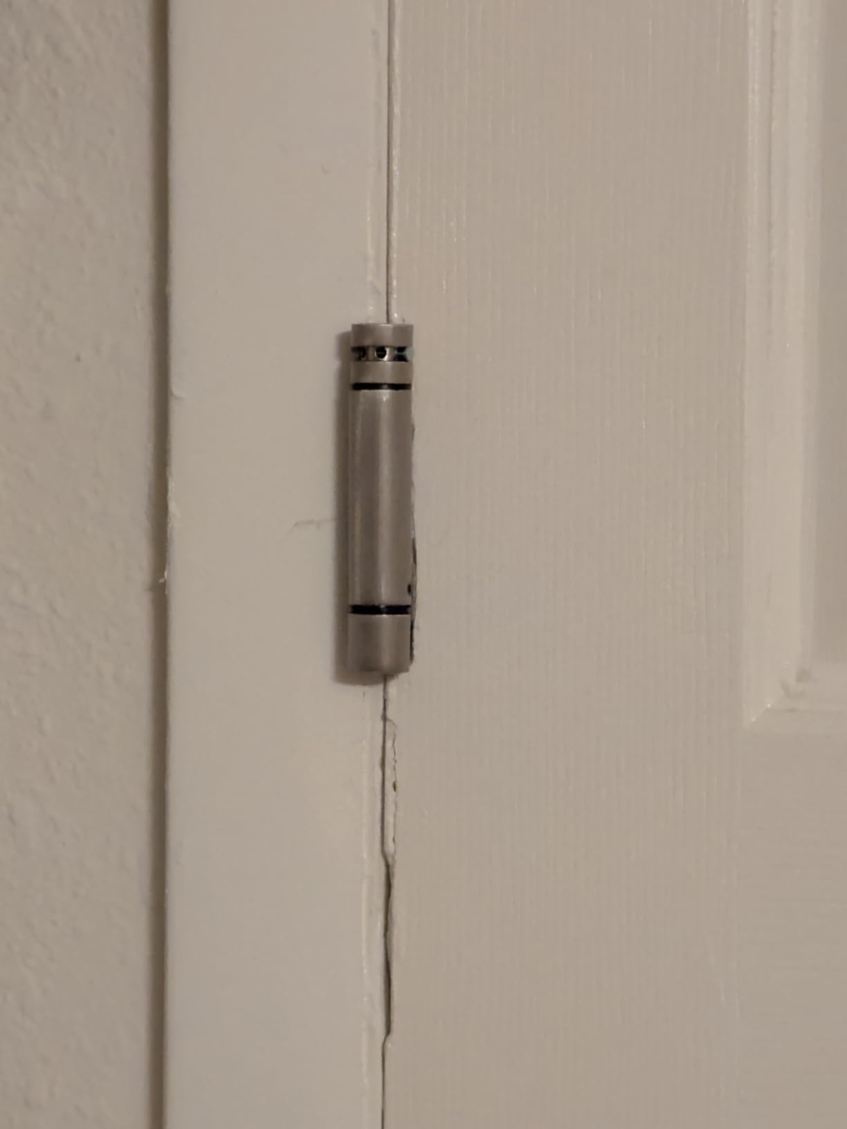 Amazon Basics Self-Closing Door Hinge, 3.5 Inch x 3.5 Inch, 5/8-Inch Radius, Satin Nickel, 1-Piece, Hardware Included customer photo 2