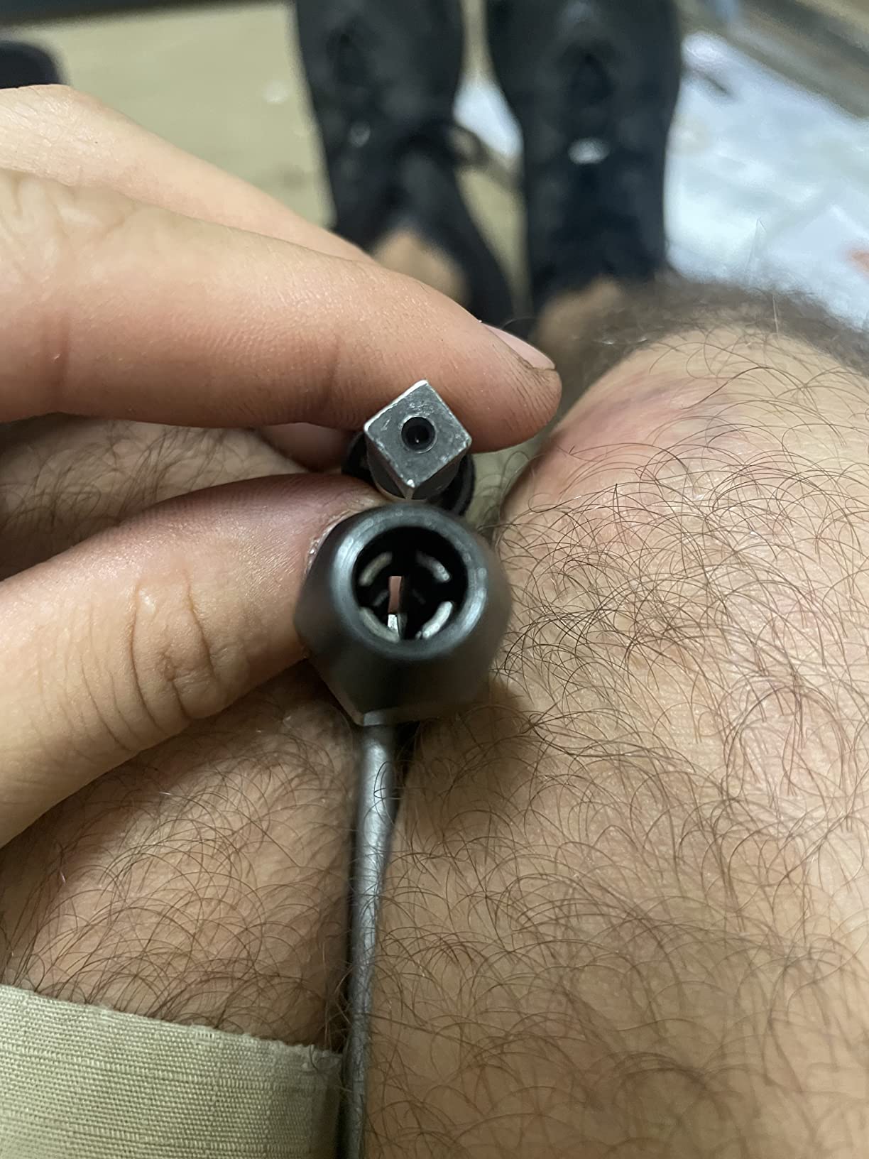 Bosch BTH014#0-1/4 Inch T-Handle Tap Wrench with Adjustable Self-Equalizing Hardened Carbon Steel Jaws for Accurate Hand Threading (Includes: 1 Wrench) customer photo 1