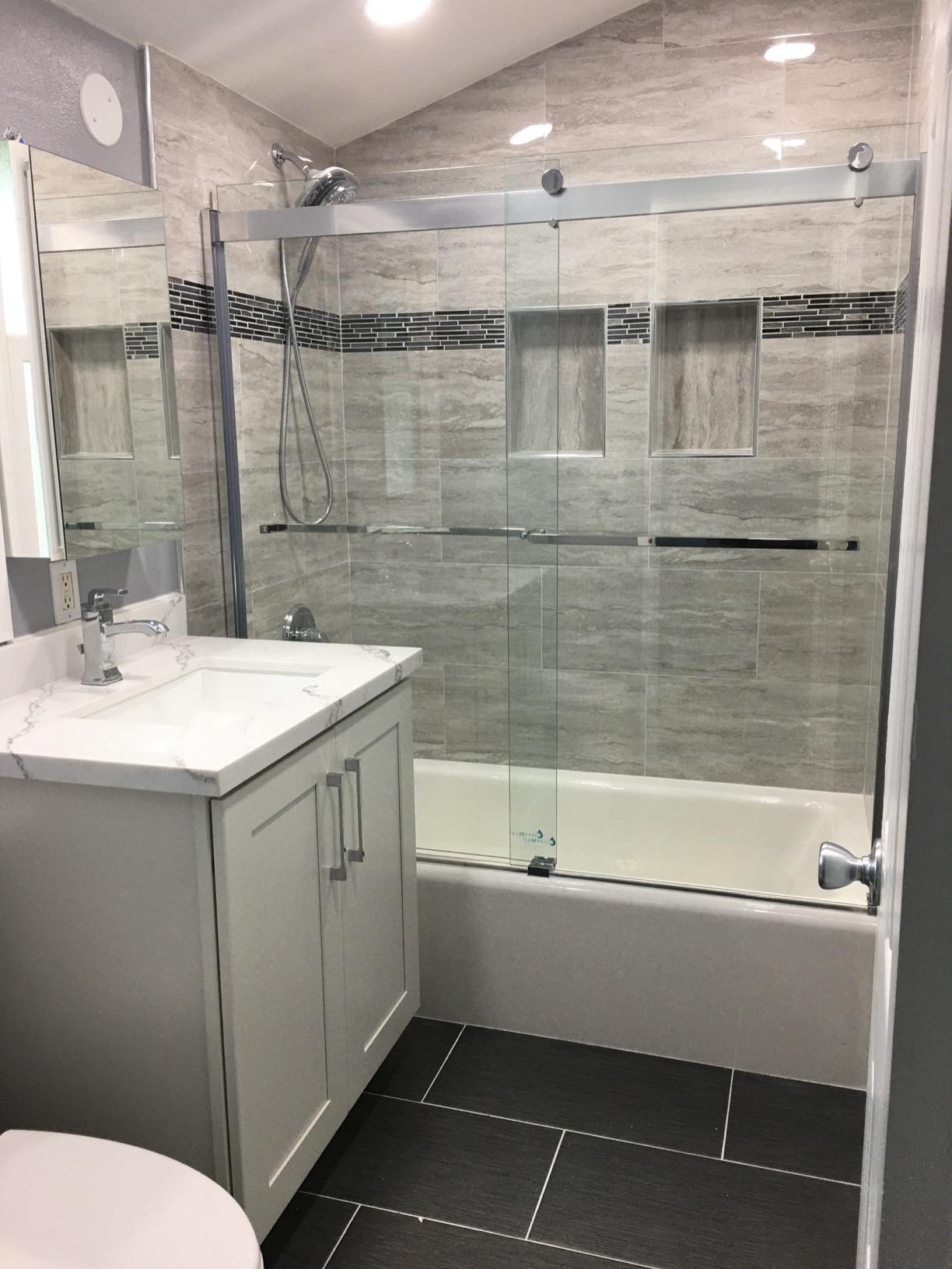 DreamLine Sapphire 56-60 in. W x 60 in. H Semi-Frameless Bypass Tub Door in Chrome, SHDR-6360602-01 customer photo 2