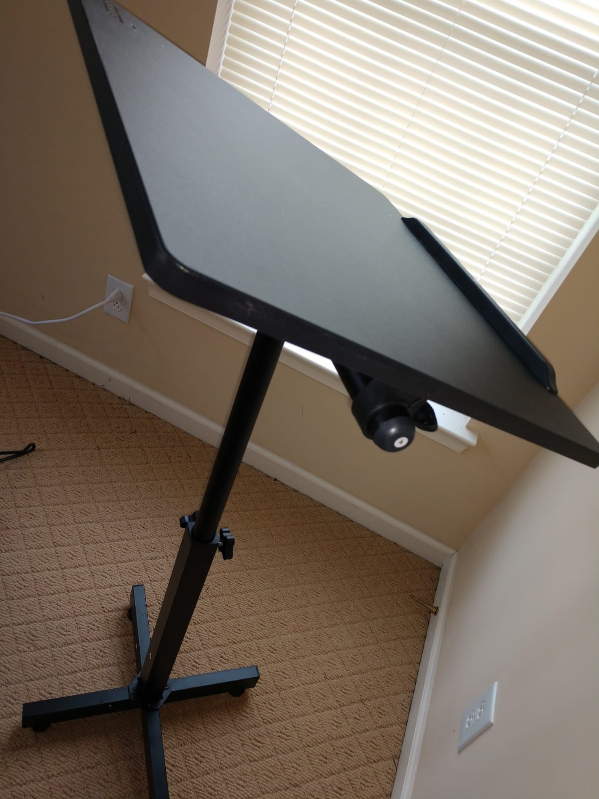 Bonnlo Classic Lectern Podium Stand, Height Adjustable Mobile Podium, Multi-Purpose Tabletop for Speech, Lecture, Church, Reading or Laptop Desk with Edge Stopper, Black customer photo 1