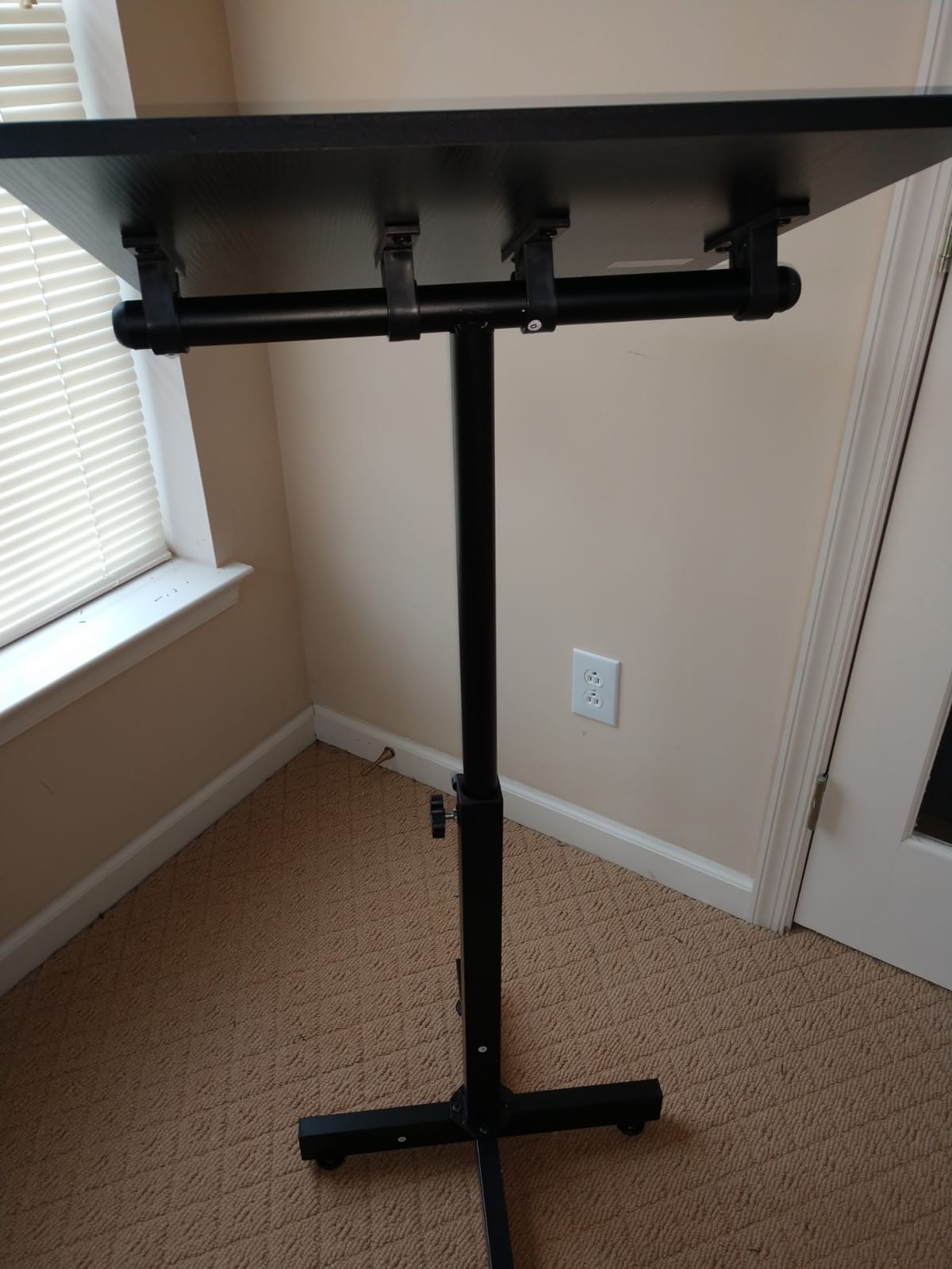 Bonnlo Classic Lectern Podium Stand, Height Adjustable Mobile Podium, Multi-Purpose Tabletop for Speech, Lecture, Church, Reading or Laptop Desk with Edge Stopper, Black customer photo 2