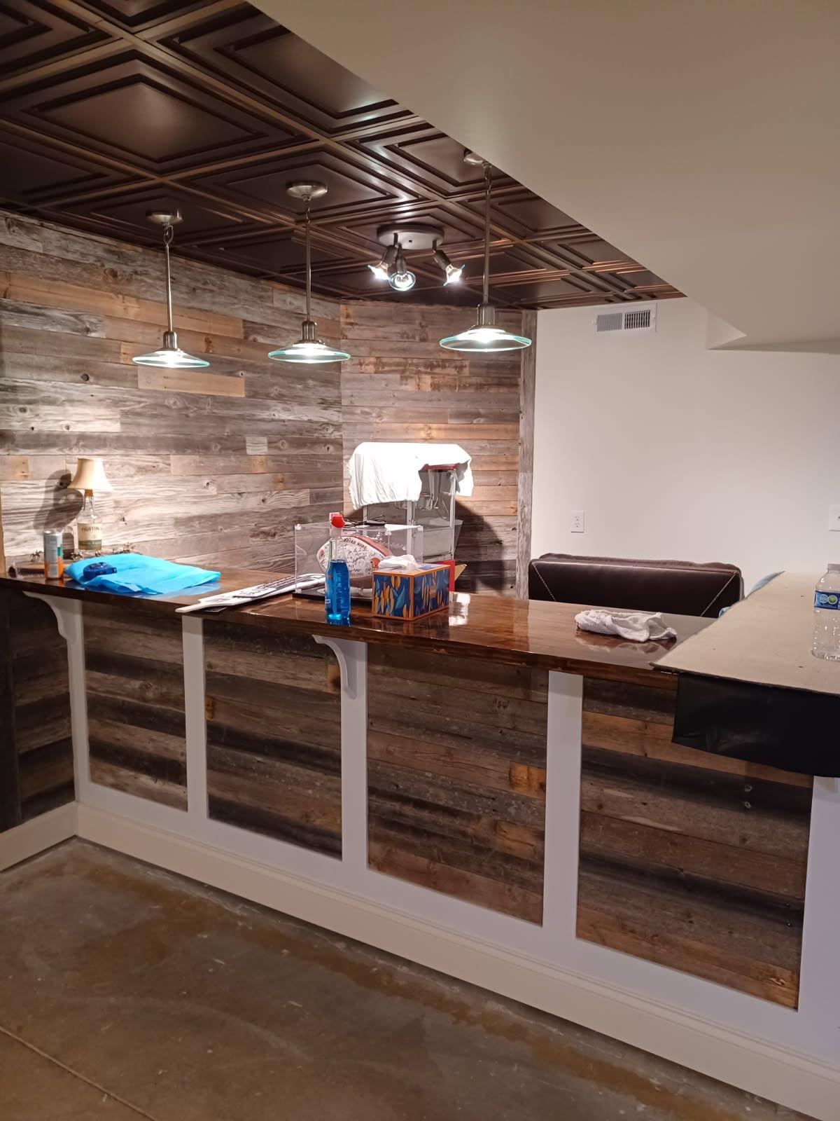 Rockin' Wood Real Wood Nail Up Application Rustic Reclaimed Naturally Weathered Barn Wood Accent Paneling Board Planks for Home Walls (8 Square feet) customer photo 1