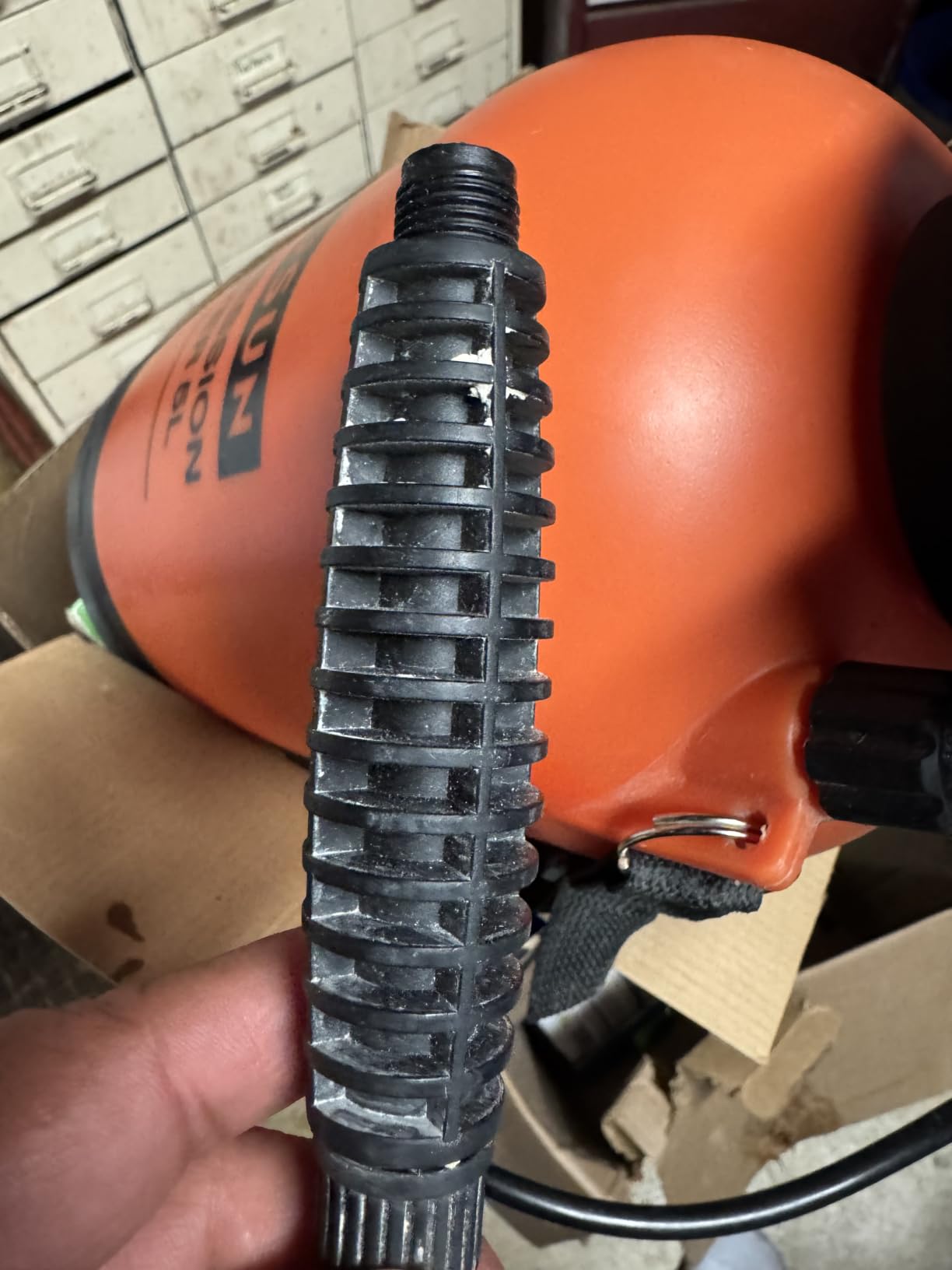 VIVOSUN 1.35-Gallon Pump Pressure Sprayer customer photo 2