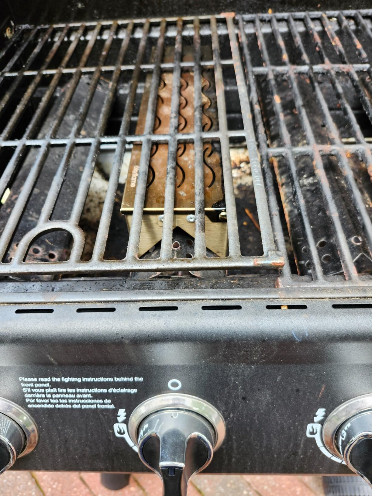 Skyflame Wood Chip Smoker Box for Charcoal, Propane Gas Grill customer photo 1