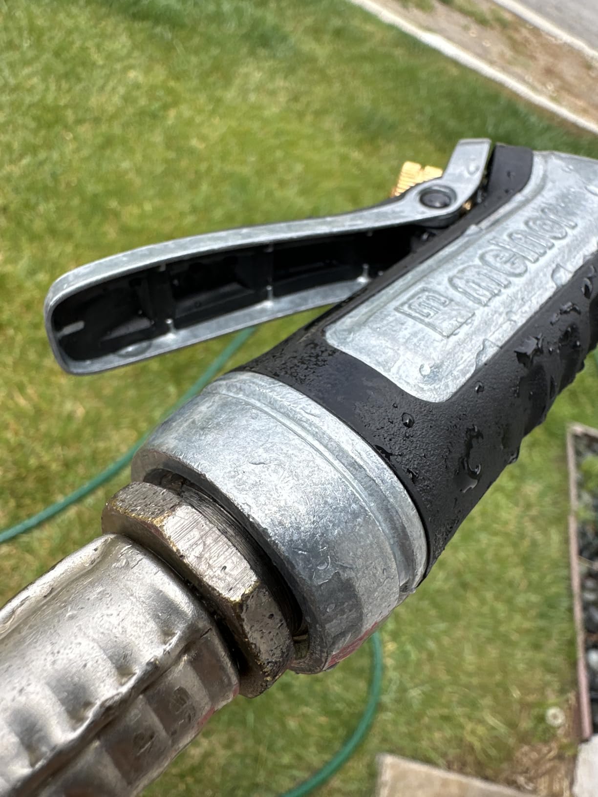 Melnor XT Metal 7-Pattern Hose Nozzle: Rear Trigger, Slip-Resistant Grip customer photo 2