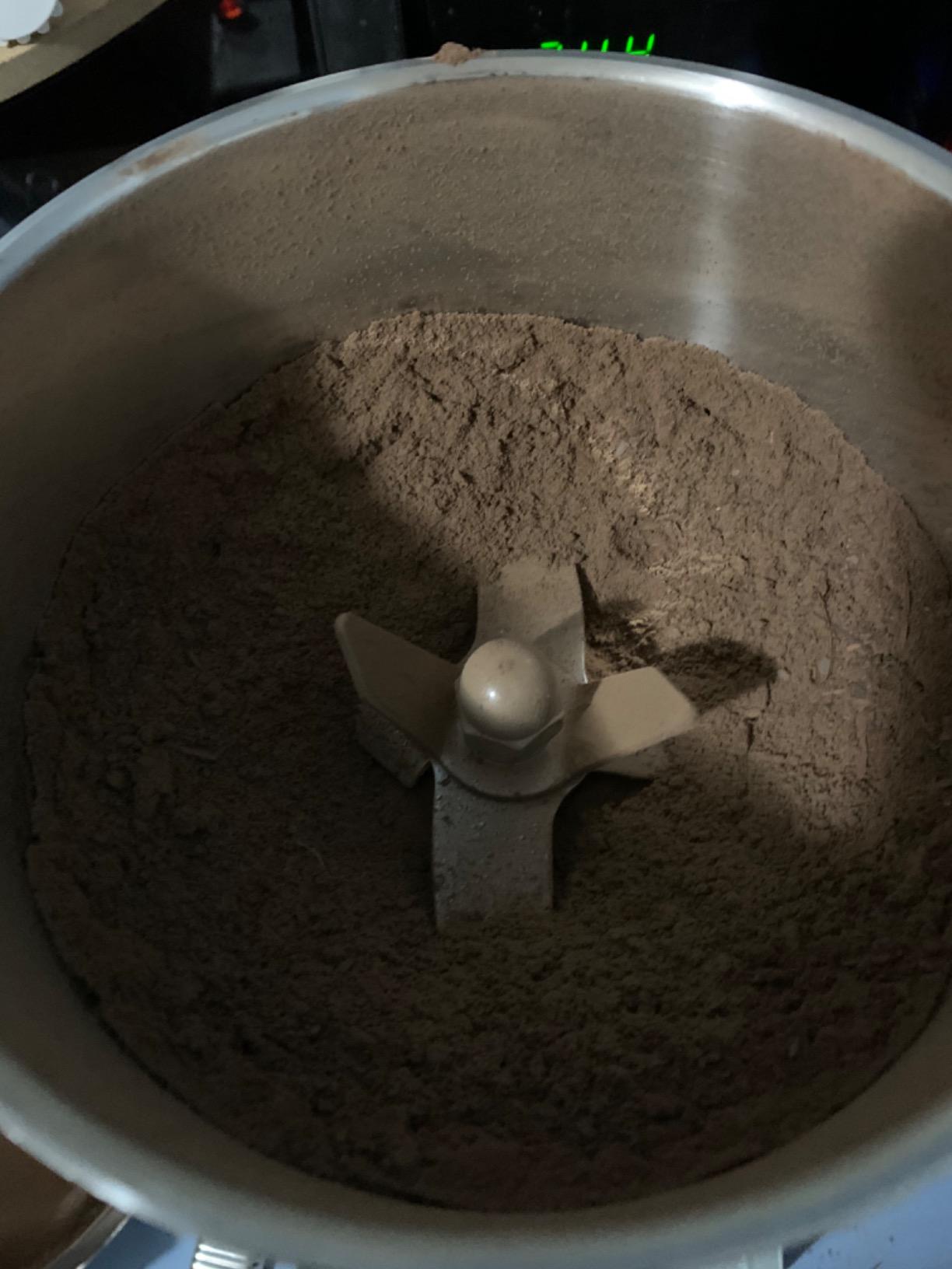 CGOLDENWALL 700g Electric Grain Grinder Mill Safety Upgraded 2400W High-speed Spice Herb Grinder Commercial Superfine Grinding Machine Dry Cereals Pulverizer CE 110V (700g Swing Type) customer photo 1