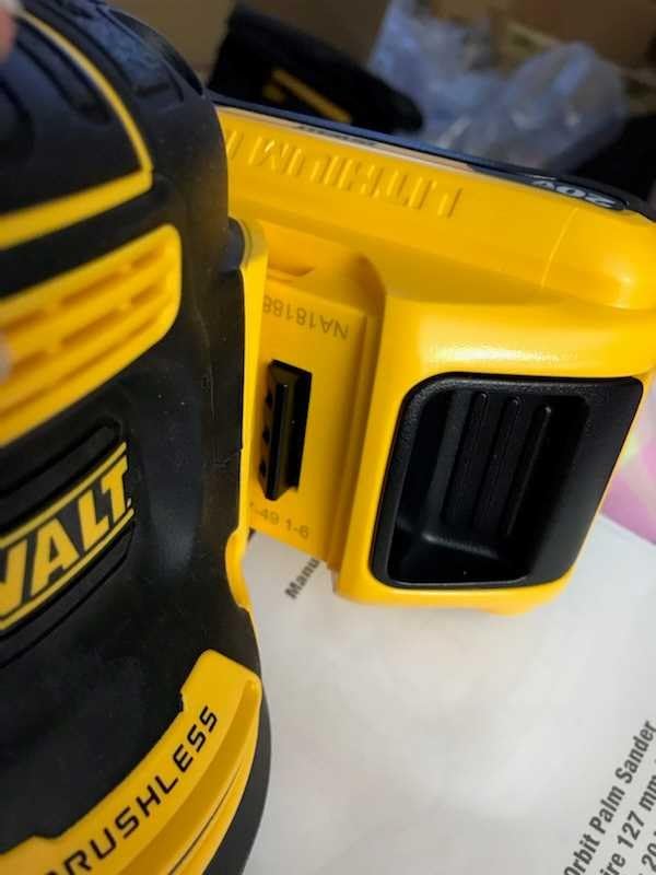 DEWALT 20V MAX Orbital Sander Cordless, 5-Inch Sander Tool, 2.Ah, 8,000-12,000 OPM, Variable Speed Dial, Storage Bag, Battery and Charger Included (DCW210D1) customer photo 2