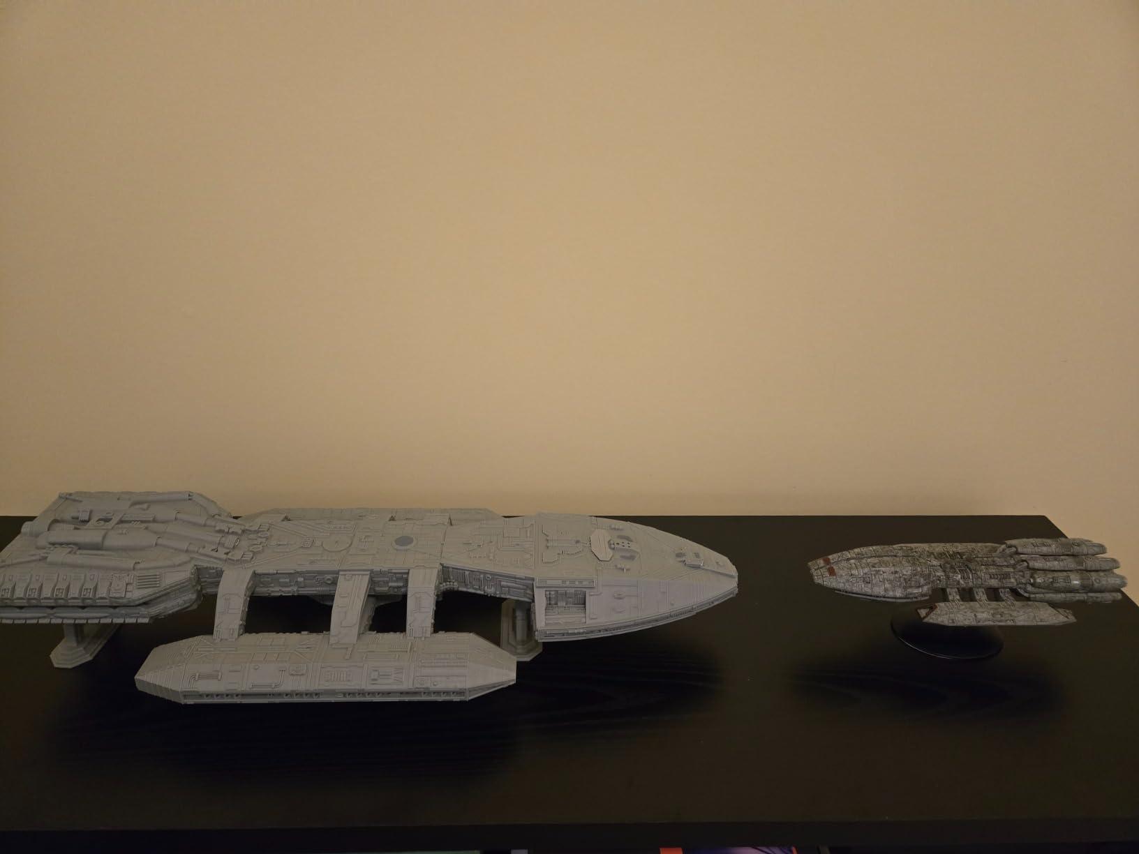 Eaglemoss Battlestar Galactica Ship Replica | Battlestar Pegasus customer photo 1