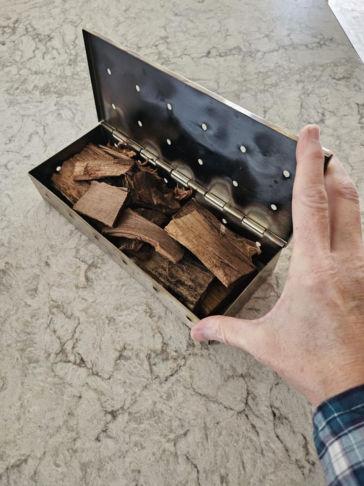Kaluns Universal Stainless Steel Smoker Box, Gas or Charcoal Grill Smoke Box, Works with Wood Chips, add Delicious Smoked Flavor, Hinged Lid,Warp Free Grill Accessories customer photo 2