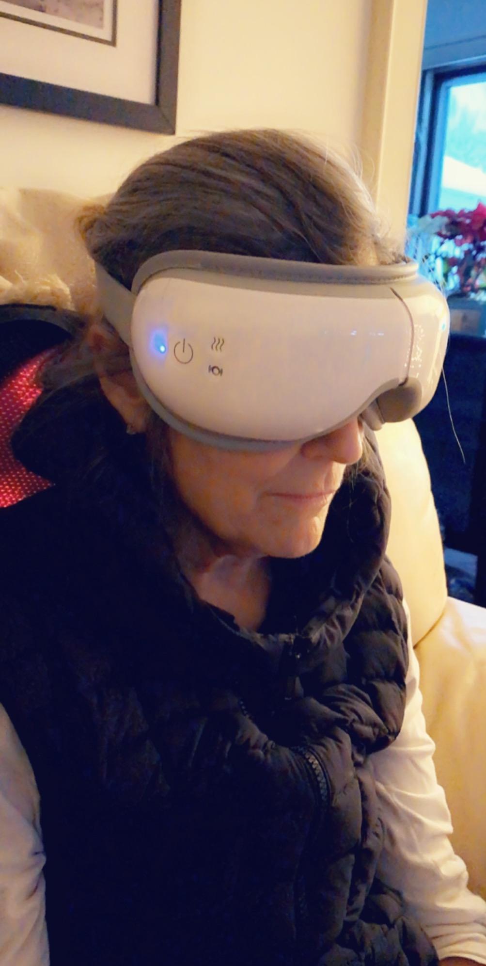 RENPHO Eyeris 1 Eye Massager with Heat, Heated Massage Eye Mask customer photo 1