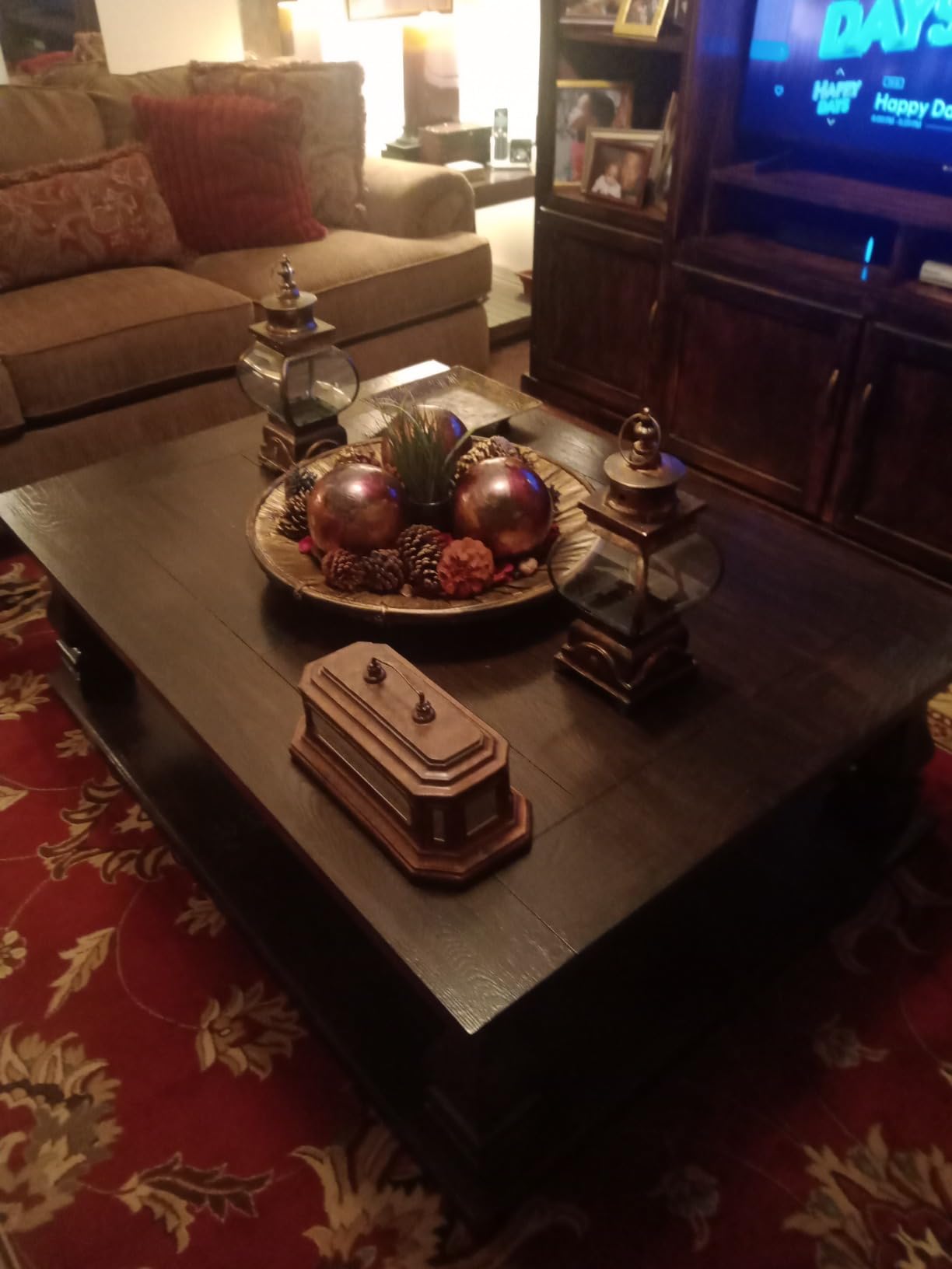 Signature Design by Ashley Large Farmhouse Coffee Table, Weathered Gray | Distressed rustic elm veneer, Spacious plank-effect top and lower storage shelf for easy organizing, Johnelle Series customer photo 2