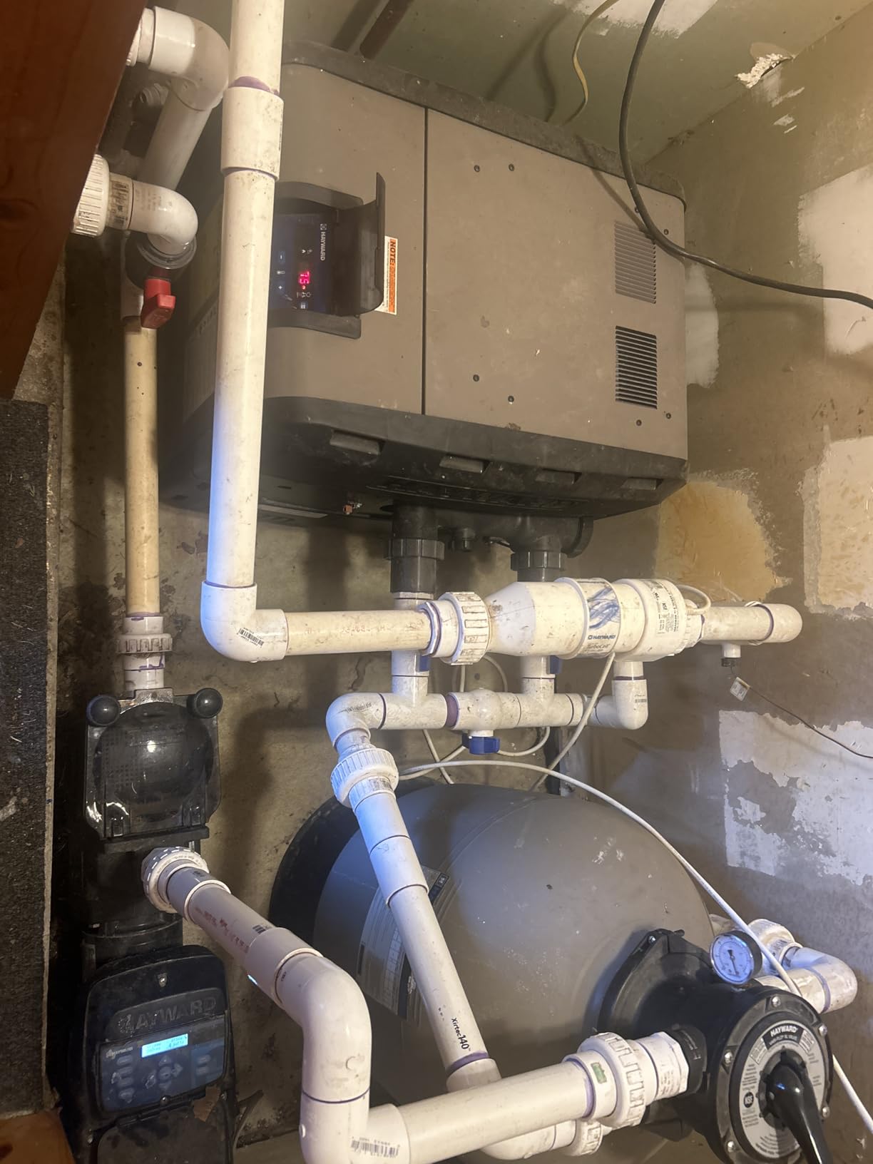Hayward H-Series Natural Gas Pool Heater for Inground Pools 200,000 BTU customer photo 1